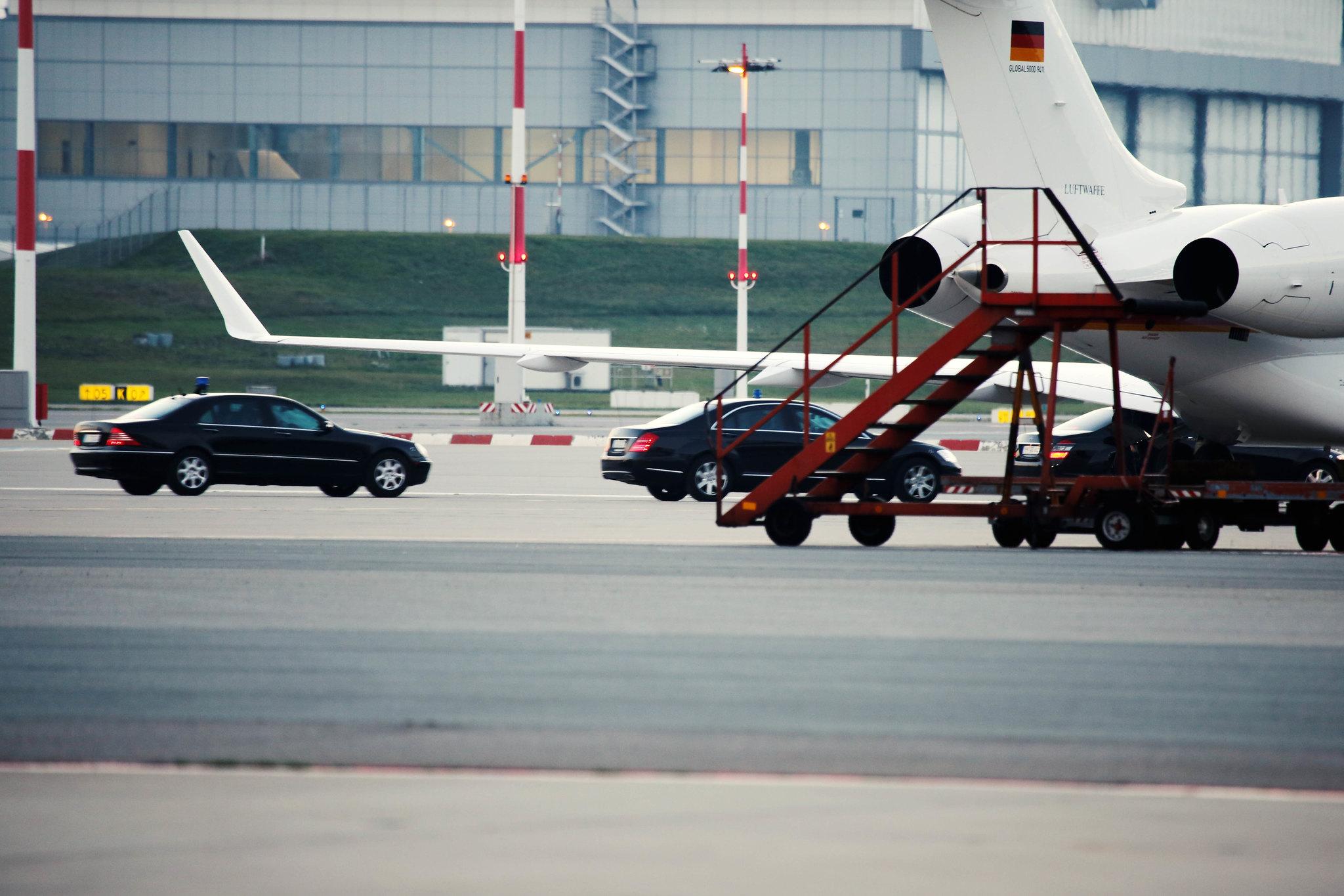 Hamburg Airport: German Air Force (/ GAF) | Bombardier BD-700-1A11 Global 5000 GLEX | 14+03 | MSN 9411