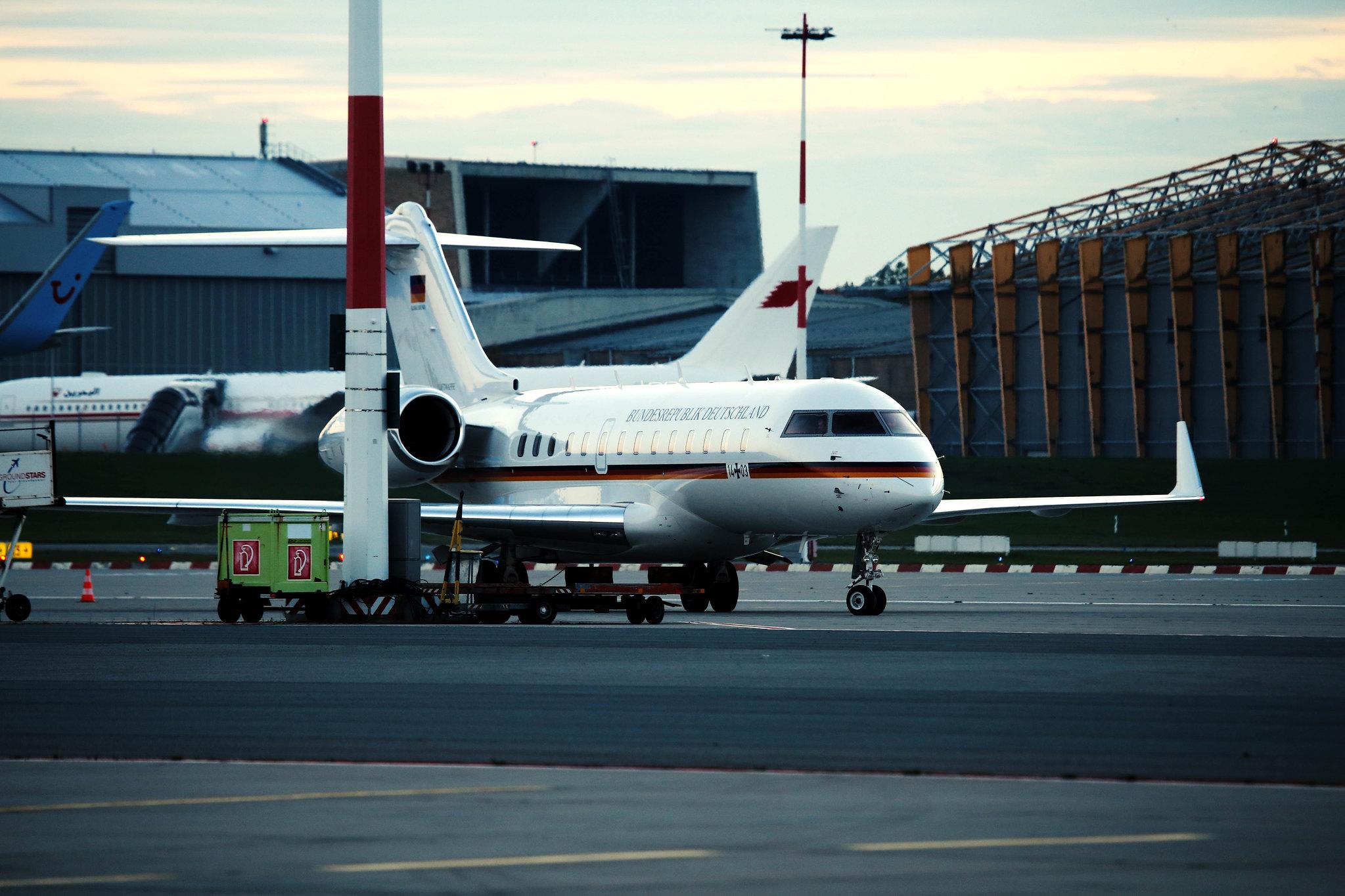 Hamburg Airport: German Air Force (/ GAF) | Bombardier BD-700-1A11 Global 5000 GLEX | 14+03 | MSN 9411
