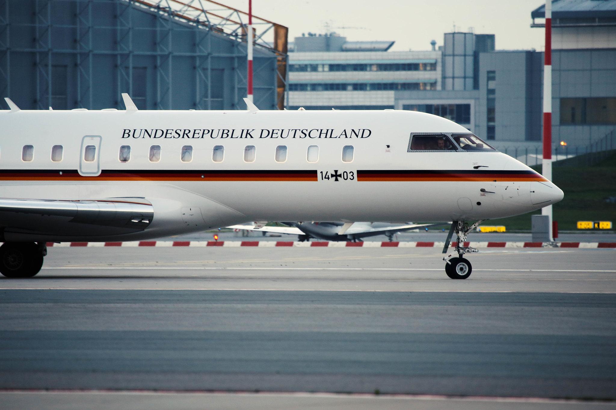 Hamburg Airport: German Air Force (/ GAF) | Bombardier BD-700-1A11 Global 5000 GLEX | 14+03 | MSN 9411