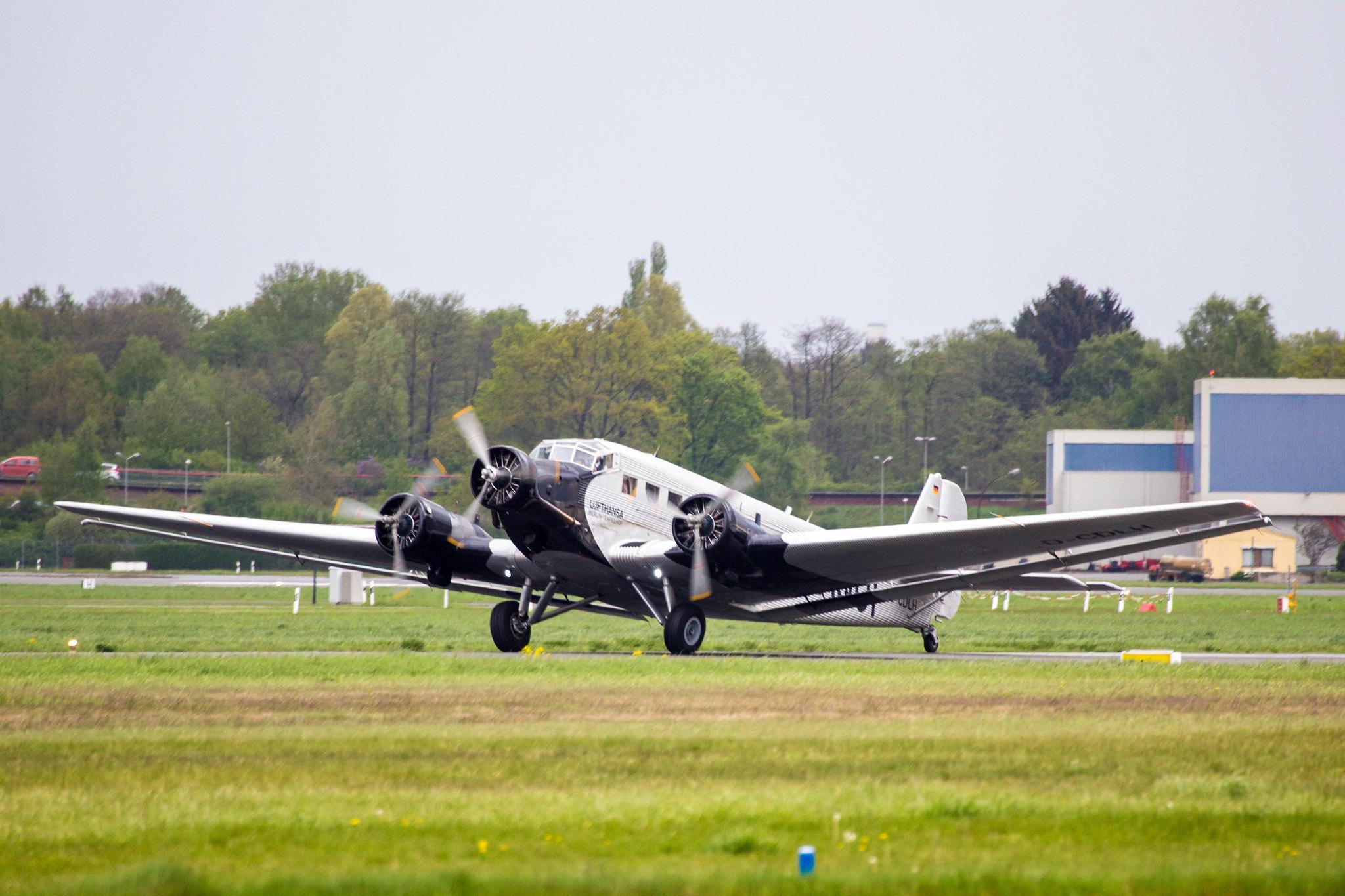 Hamburg Airport: Lufthansa Traditionsflug |  Junkers Ju 52/3mg8e JU52 | D-CDLH (D-AQUI) | MSN 130714