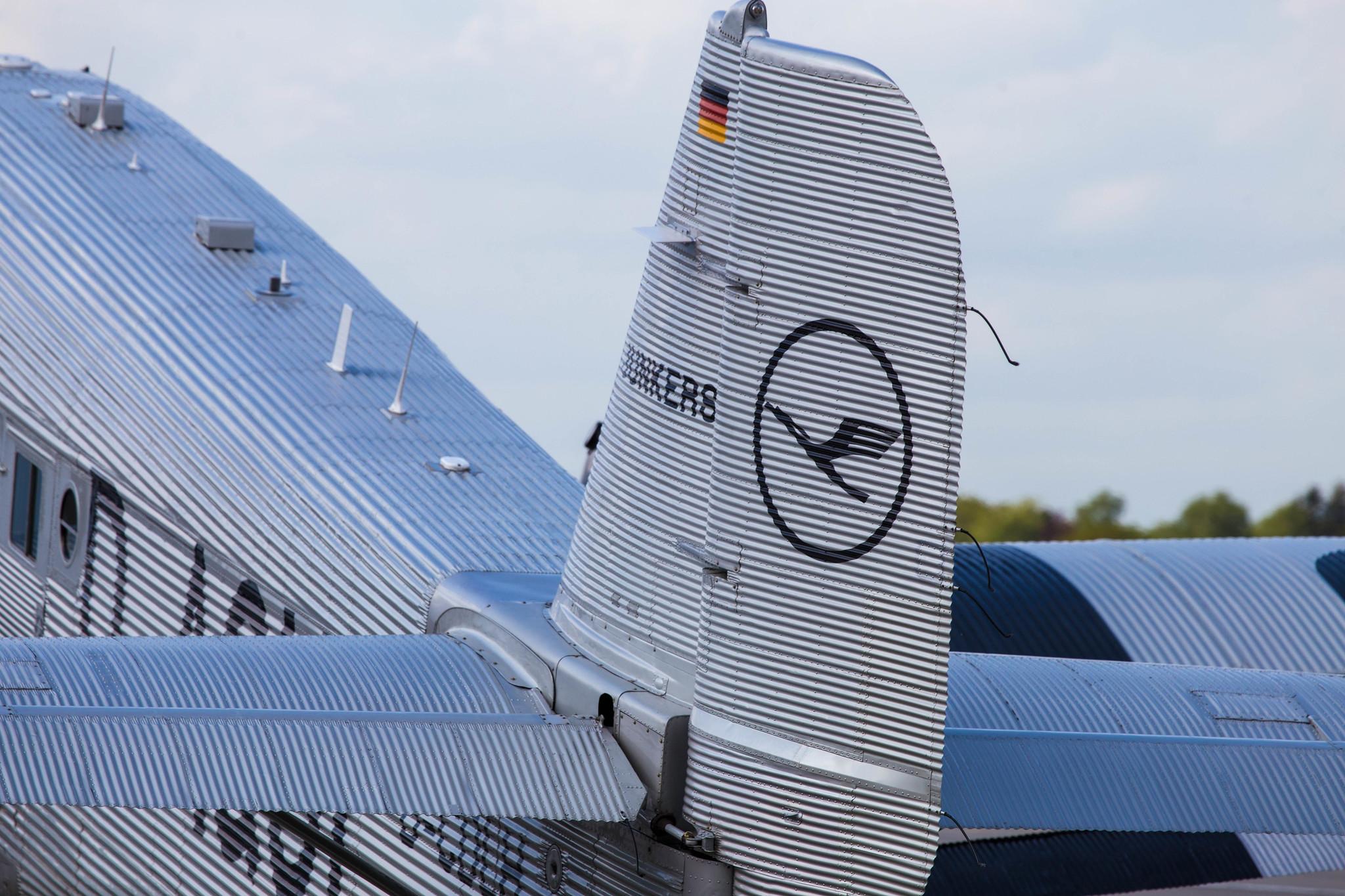 Hamburg Airport: Lufthansa Traditionsflug |  Junkers Ju 52/3mg8e JU52 | D-CDLH (D-AQUI) | MSN 130714