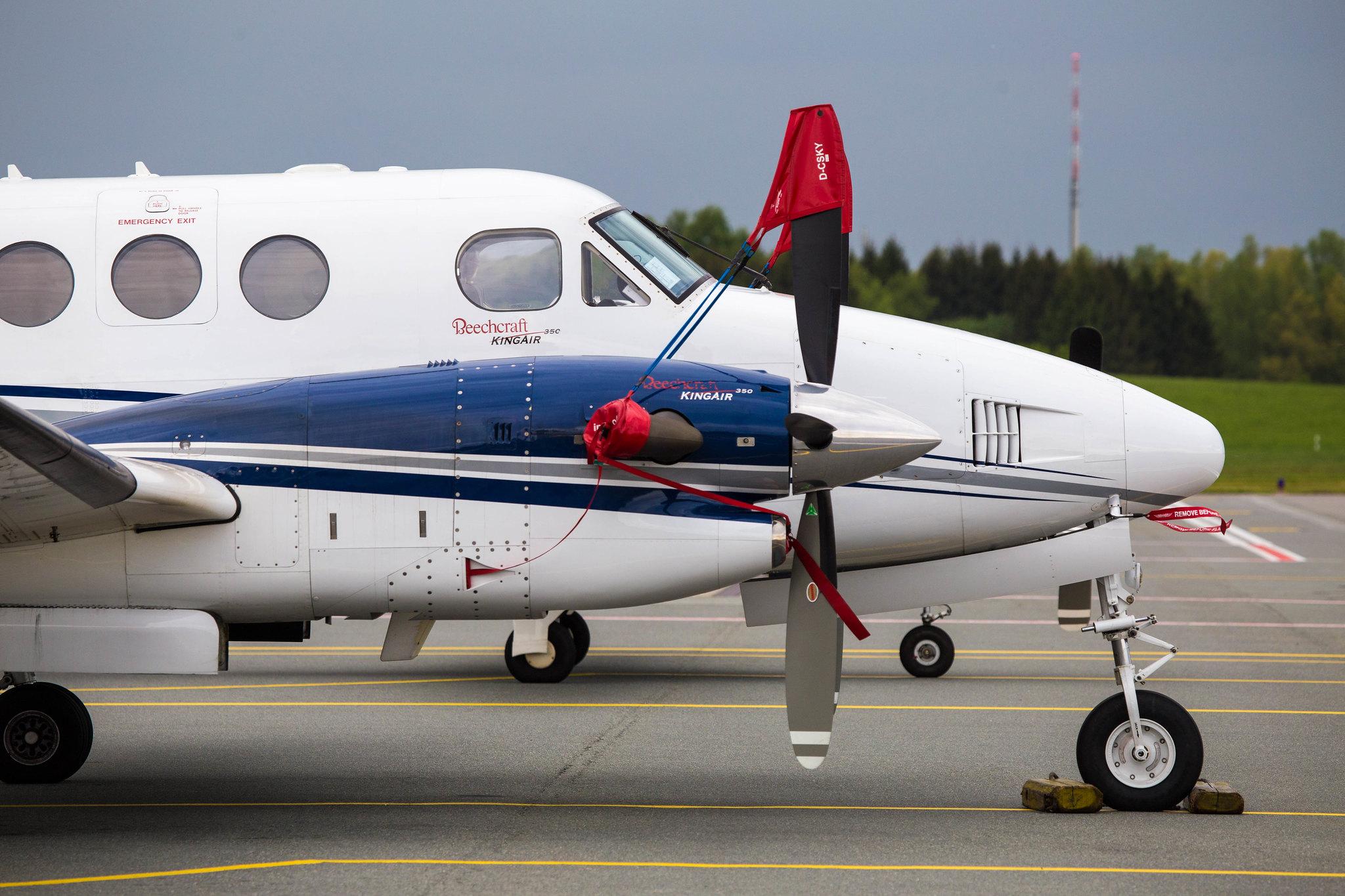 Hamburg Airport: FAI rent-a-jet |  Beech 300 Super King Air 350 B350 | D-CSKY | MSN FL-130