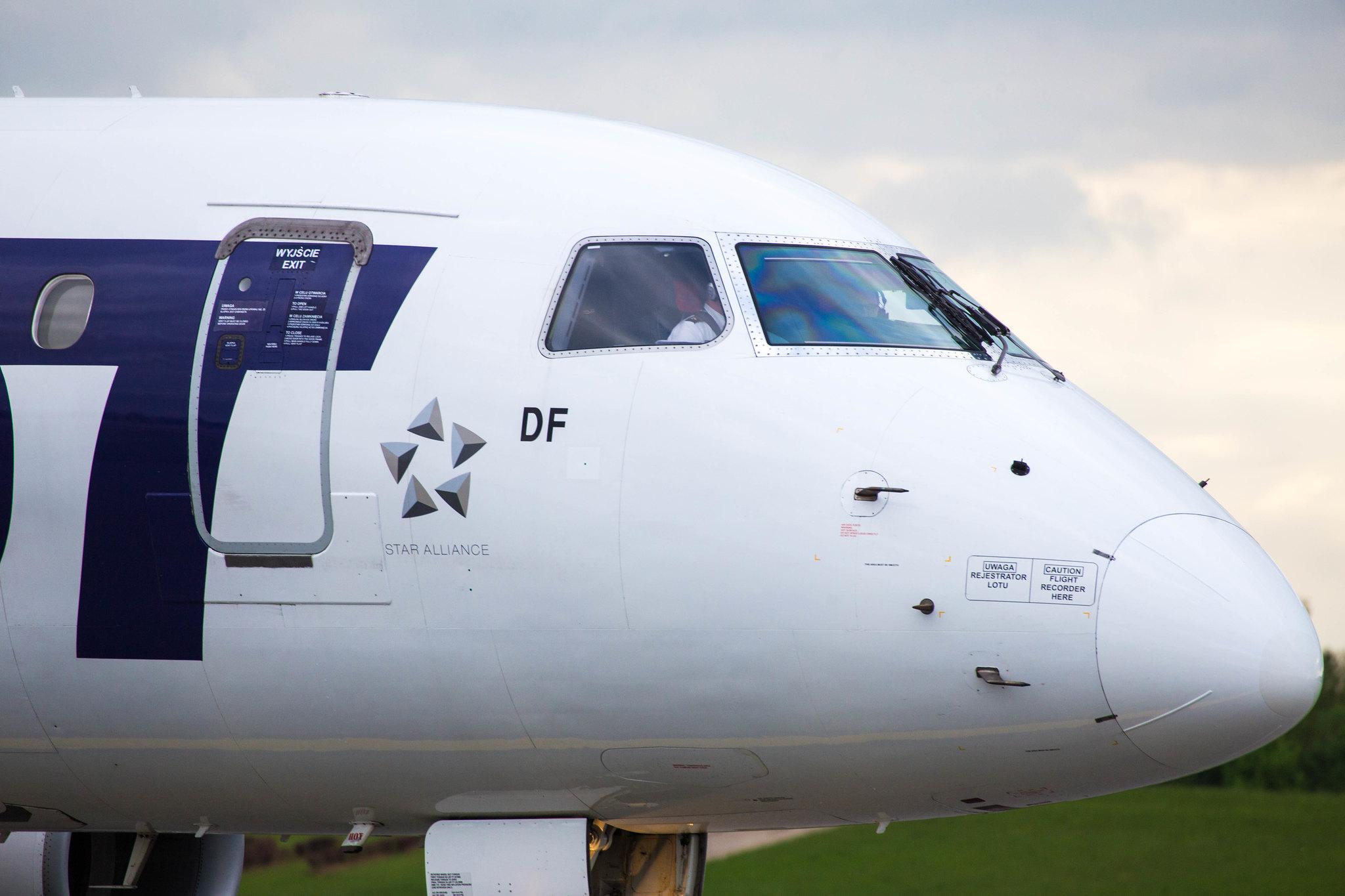 Hamburg Airport: LOT (LO / LOT) |  Embraer E170STD E170 | SP-LDF | MSN 17000035