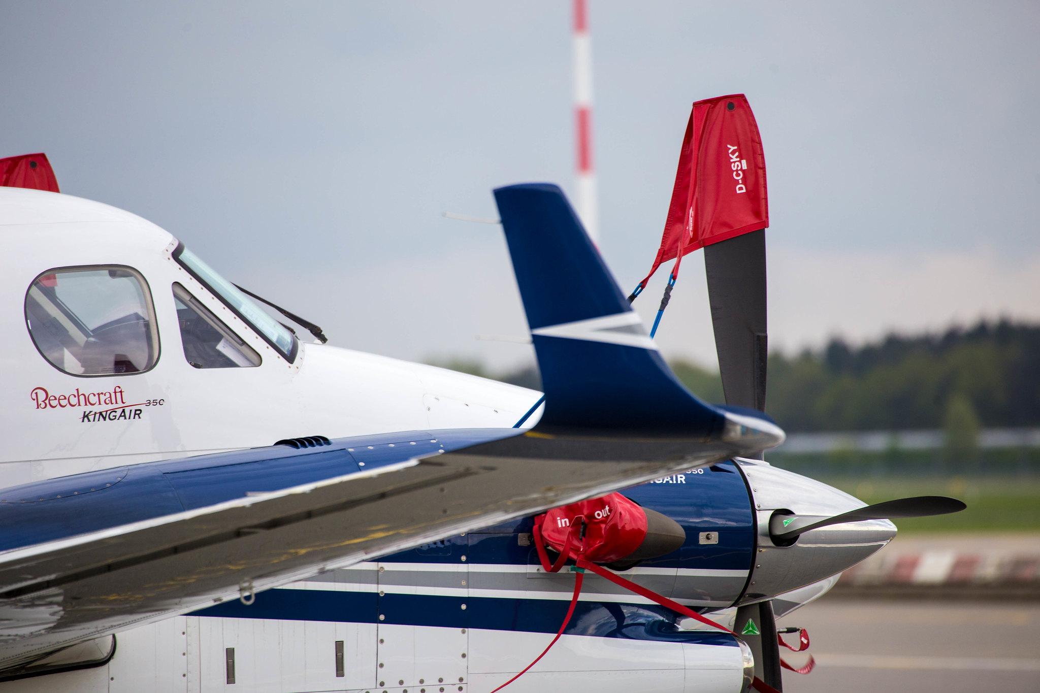 Hamburg Airport: FAI rent-a-jet |  Beech 300 Super King Air 350 B350 | D-CSKY | MSN FL-130