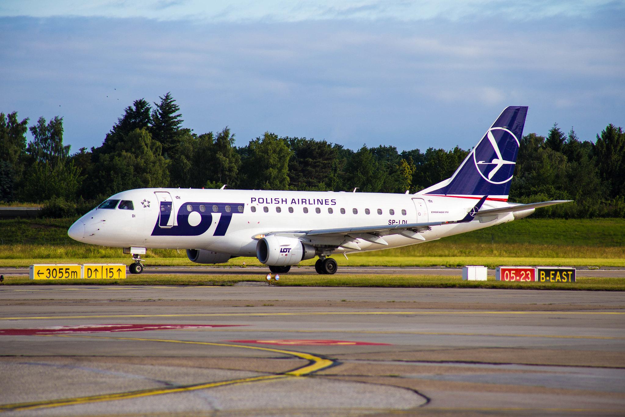 Hamburg Airport: LOT (LO / LOT) |  Embraer E170STD E170 | SP-LDI | MSN 17000073