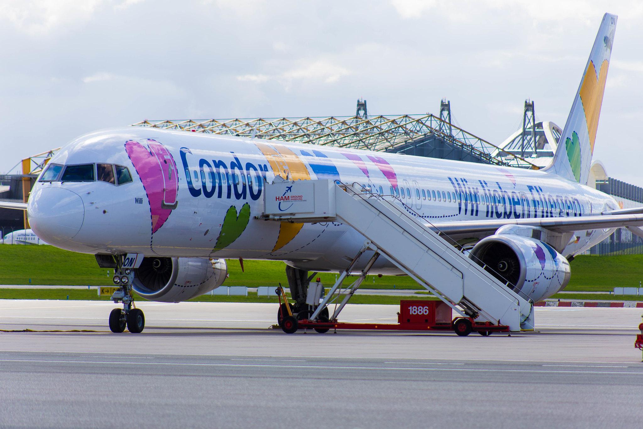 Hamburg Airport: Condor (DE / CFG) |  Livery: Wir Lieben Fliegen Livery |  Boeing 757-330 B753 | D-ABON | MSN 29023