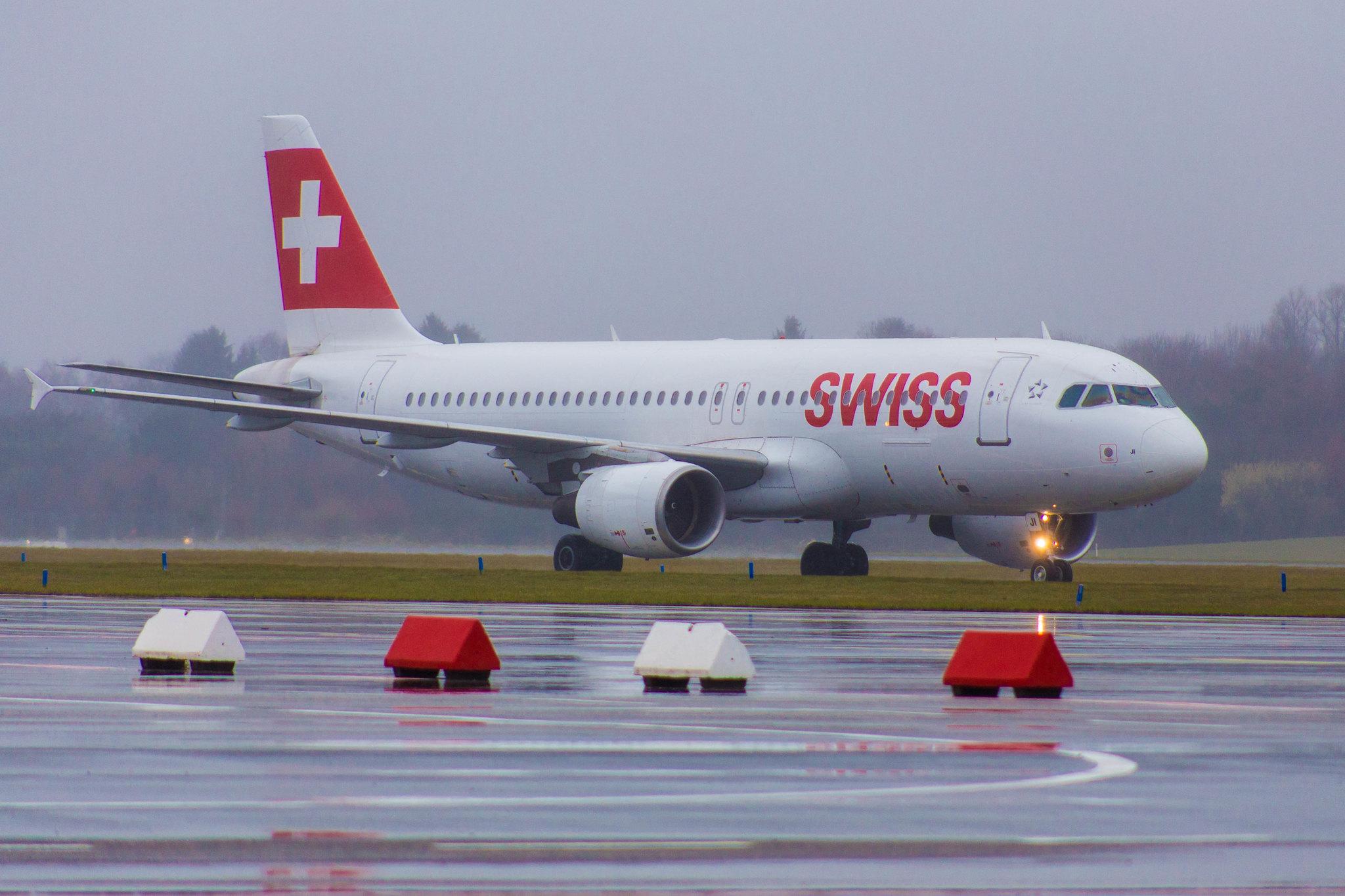 Hamburg Airport: Swiss (LX / SWR) |  Airbus A320-214 A320 | HB-IJI | MSN 0577