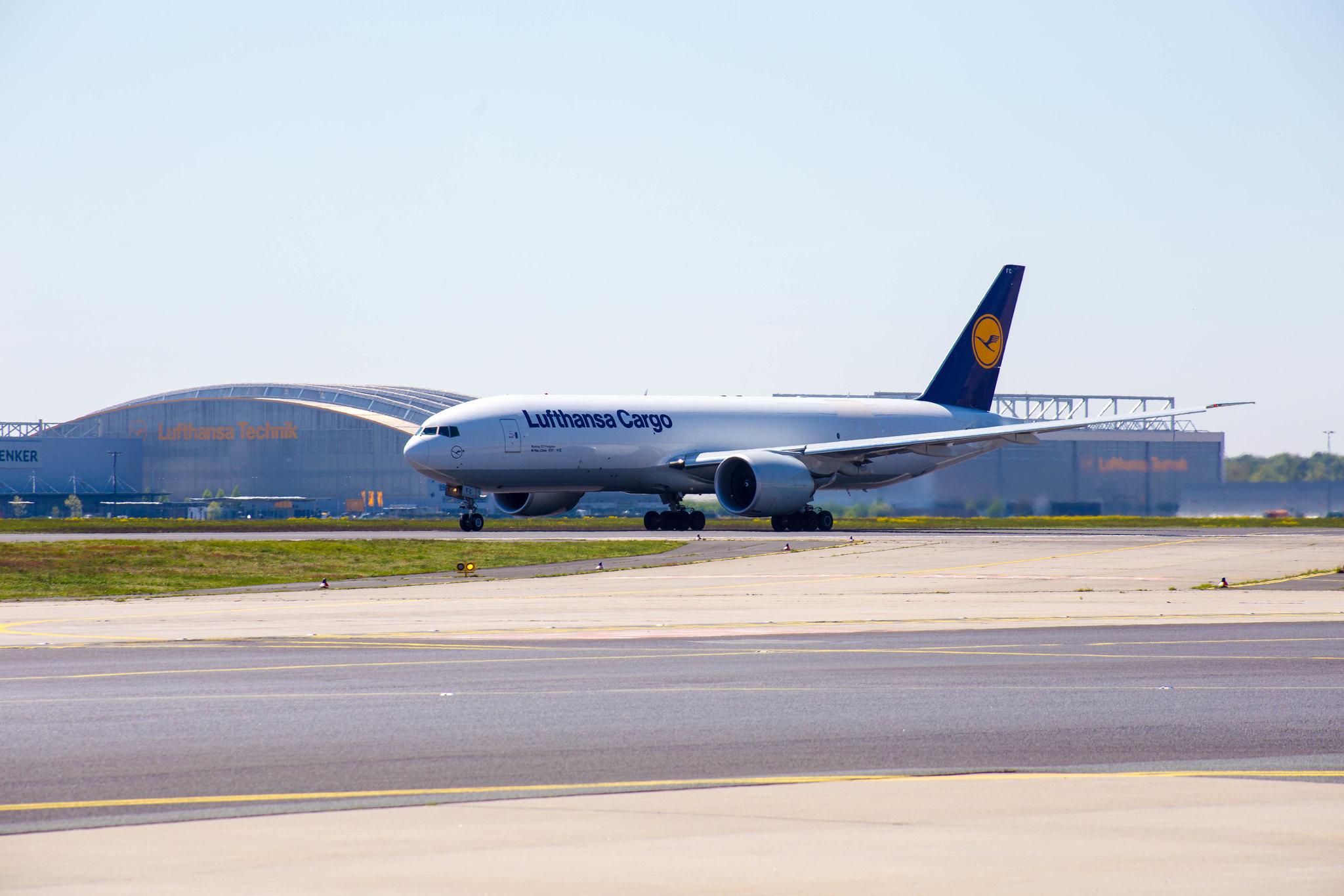 Frankfurt Airport: Lufthansa Cargo (/ GEC) |  Boeing 777-FBT B77L | D-ALFC | MSN 41676