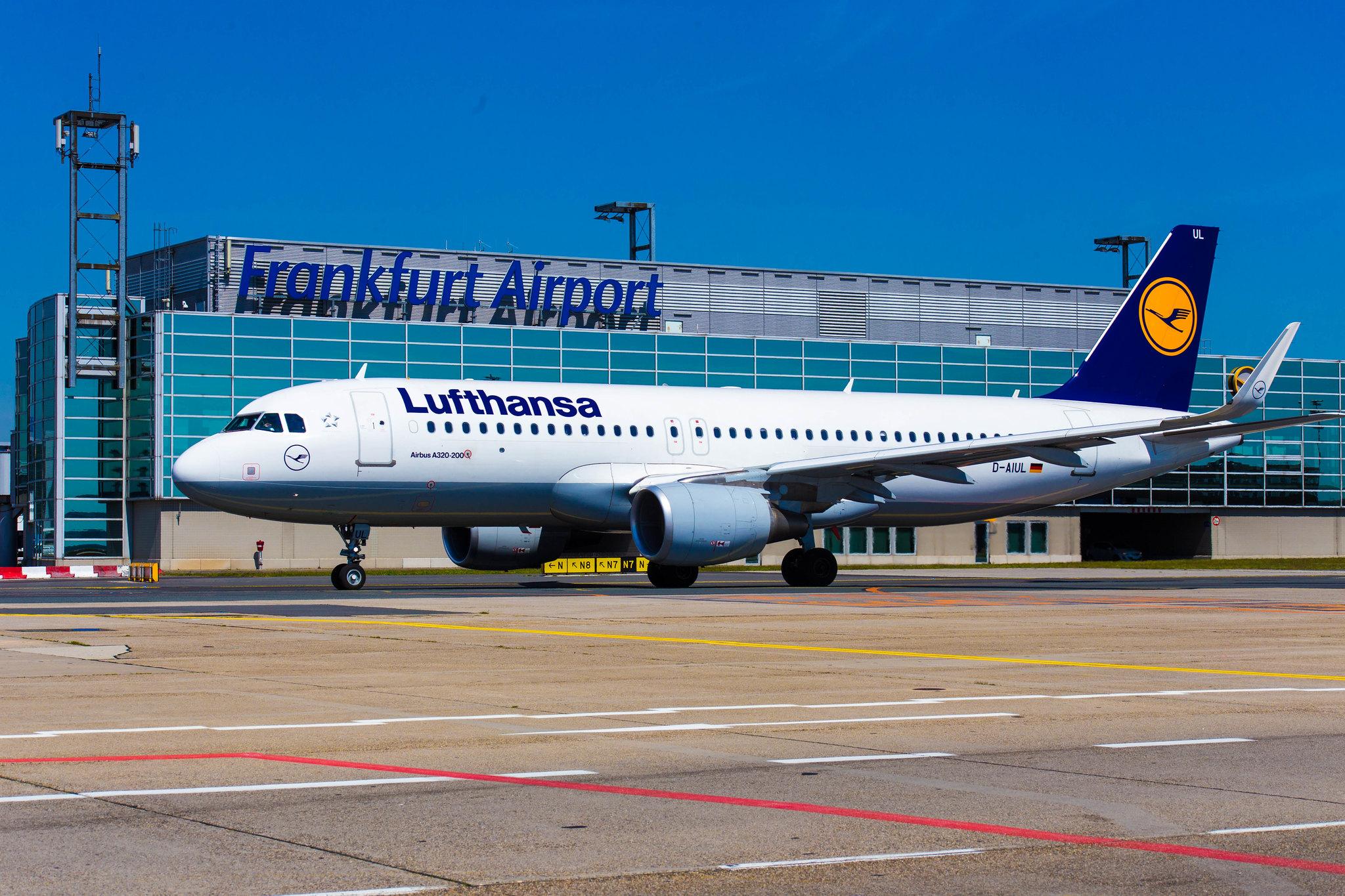 Frankfurt Airport: Lufthansa (LH / DLH) |  Airbus A320-214 A320 | D-AIUL | MSN 6521