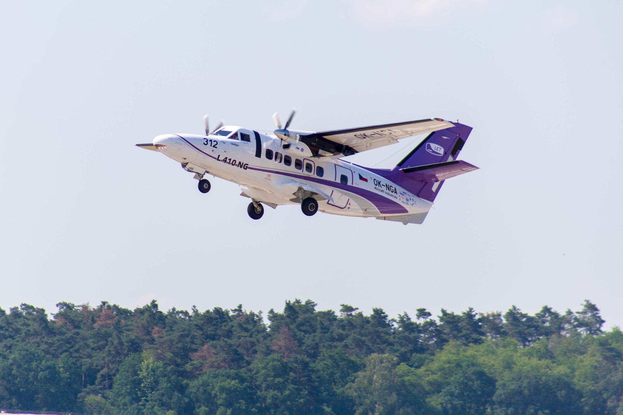 ILA: LET Aircraft Systems |  Let L-410 Turbolet L410 | OK-NGA | MSN 2820