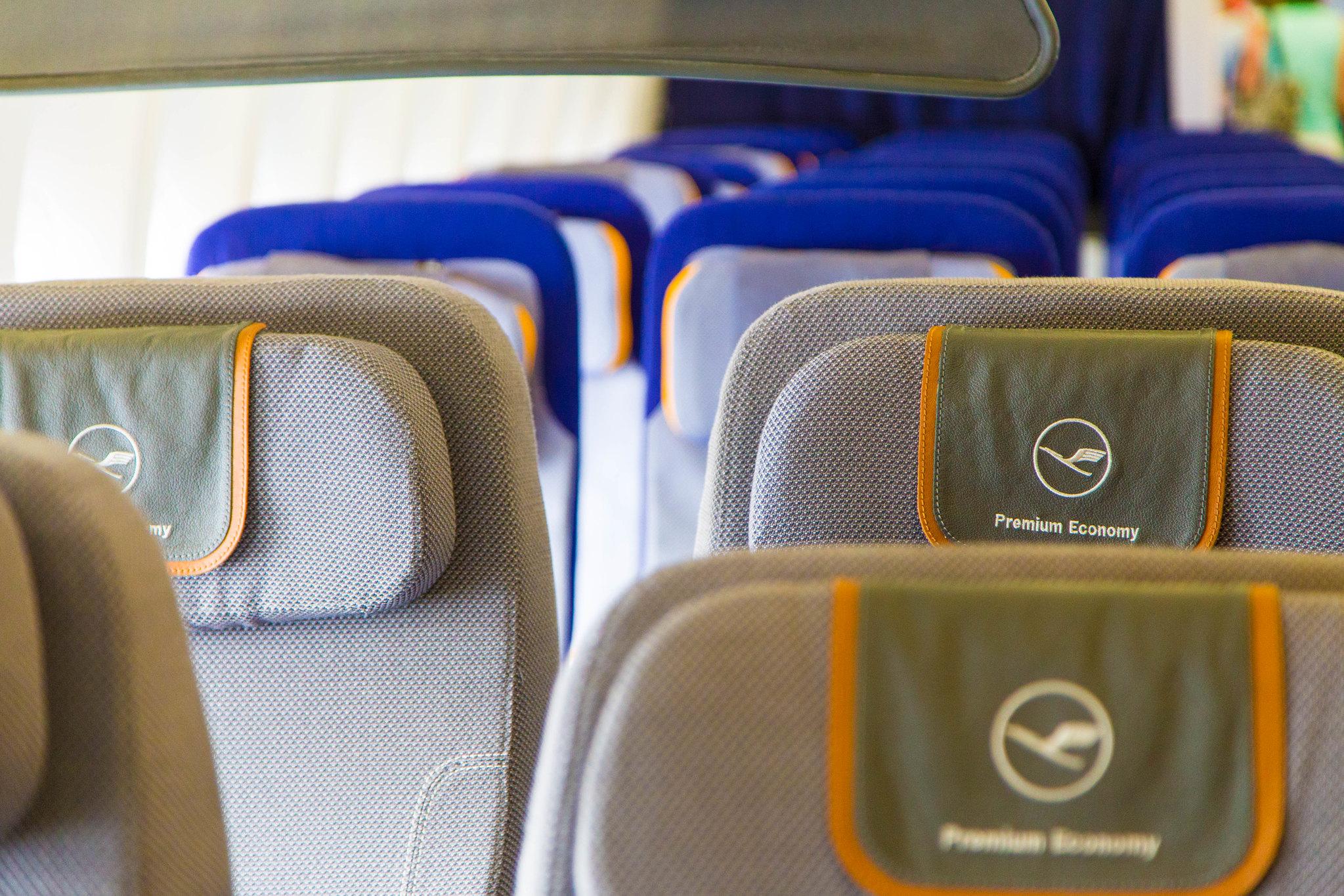 ILA: Lufthansa (LH / DLH) | Livery: Fanhansa Siegerflieger Livery | Boeing 747-830 B748 | D-ABYI | MSN 37833 | Premium Economy