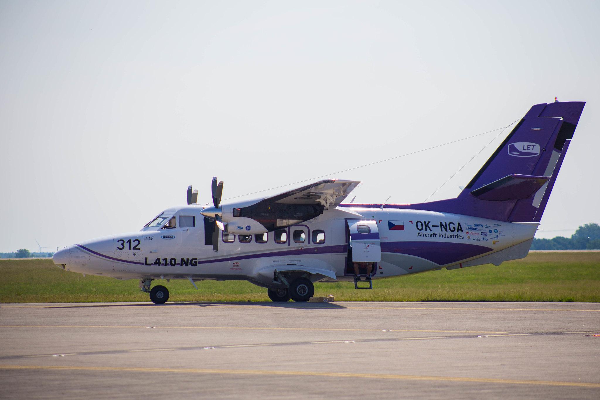 ILA: LET Aircraft Systems |  Let L-410 Turbolet L410 | OK-NGA | MSN 2820