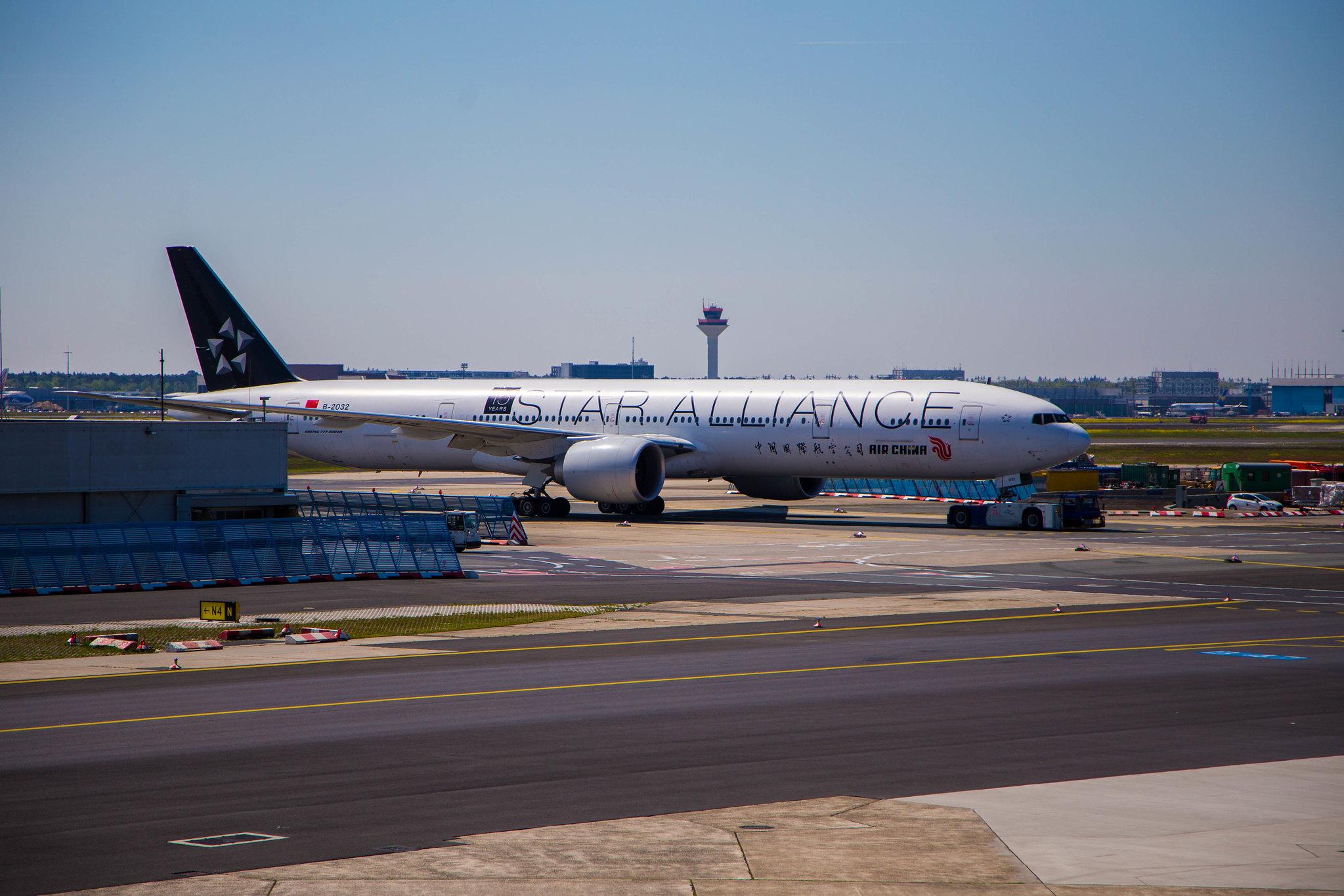 Frankfurt Airport: Air China (CA / CCA) |  Livery: Star Alliance Livery |  Boeing 777-39L(ER) B77W | B-2032 | MSN 38671
