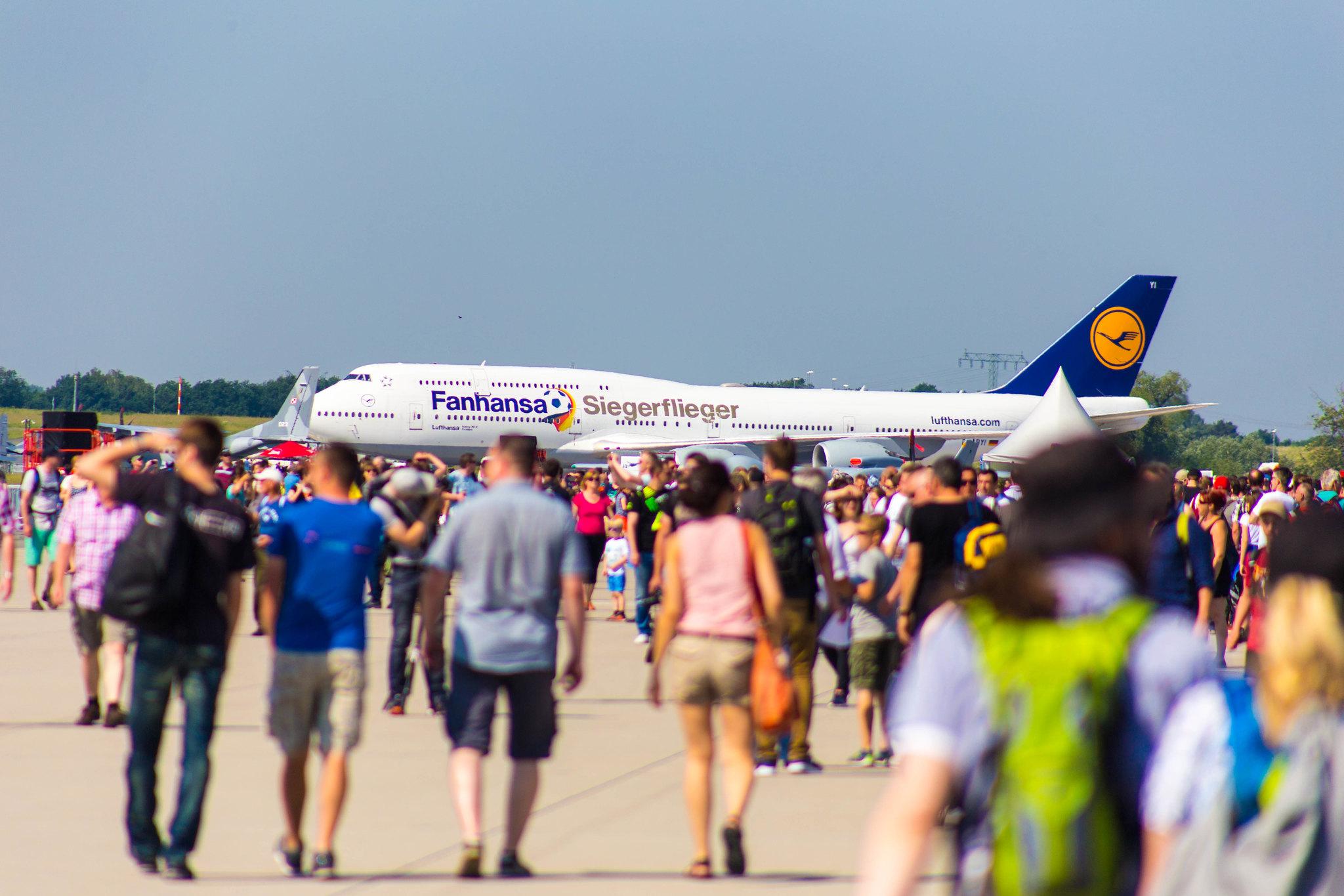 ILA: Lufthansa (LH / DLH) | Livery: Fanhansa Siegerflieger Livery | Boeing 747-830 B748 | D-ABYI | MSN 37833