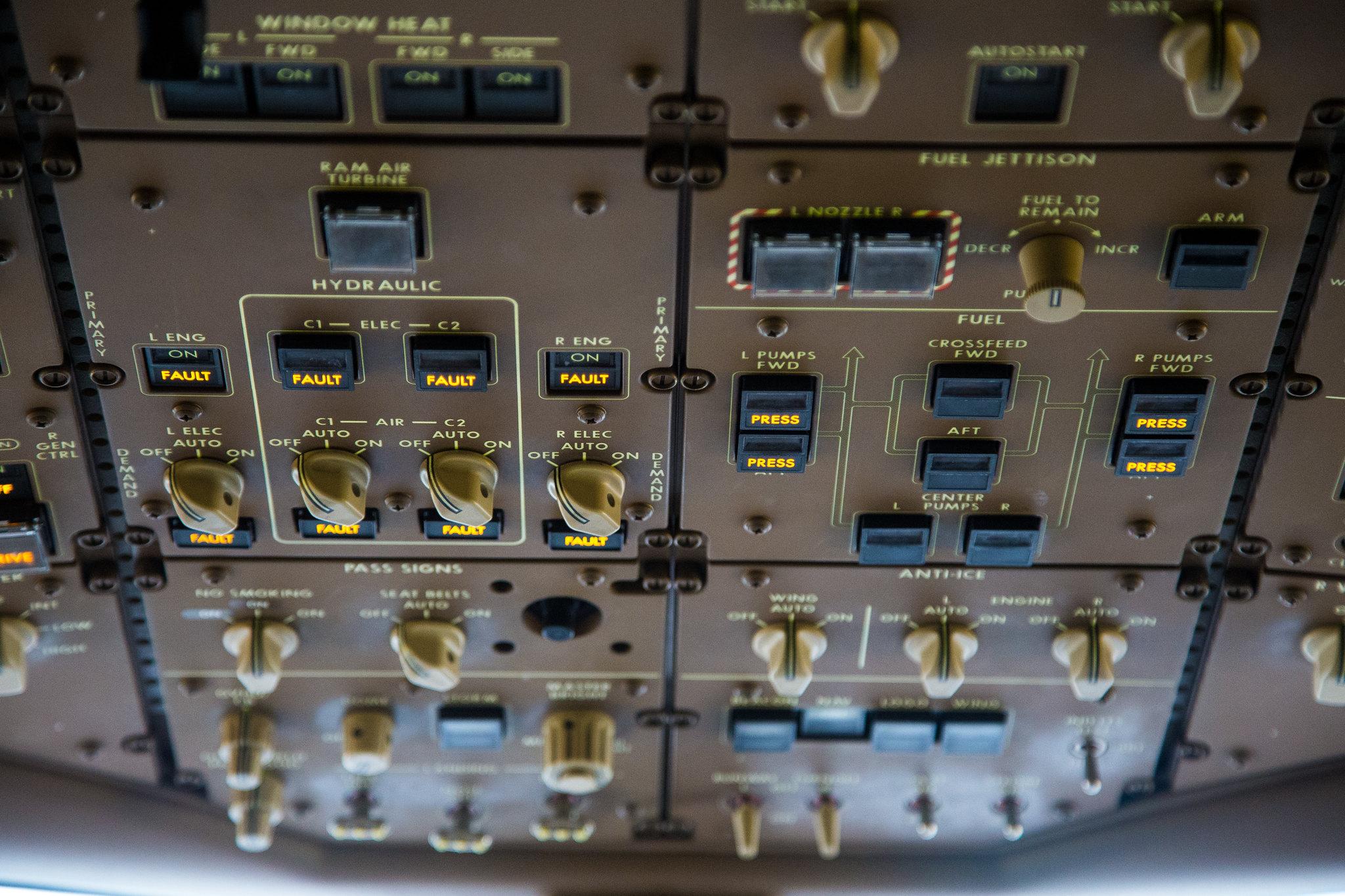 Frankfurt Airport: LATAM Airlines (LA / LAN) | Operator: LATAM Brasil |  Boeing 777-32W(ER) B77W | PT-MUI | MSN 40589