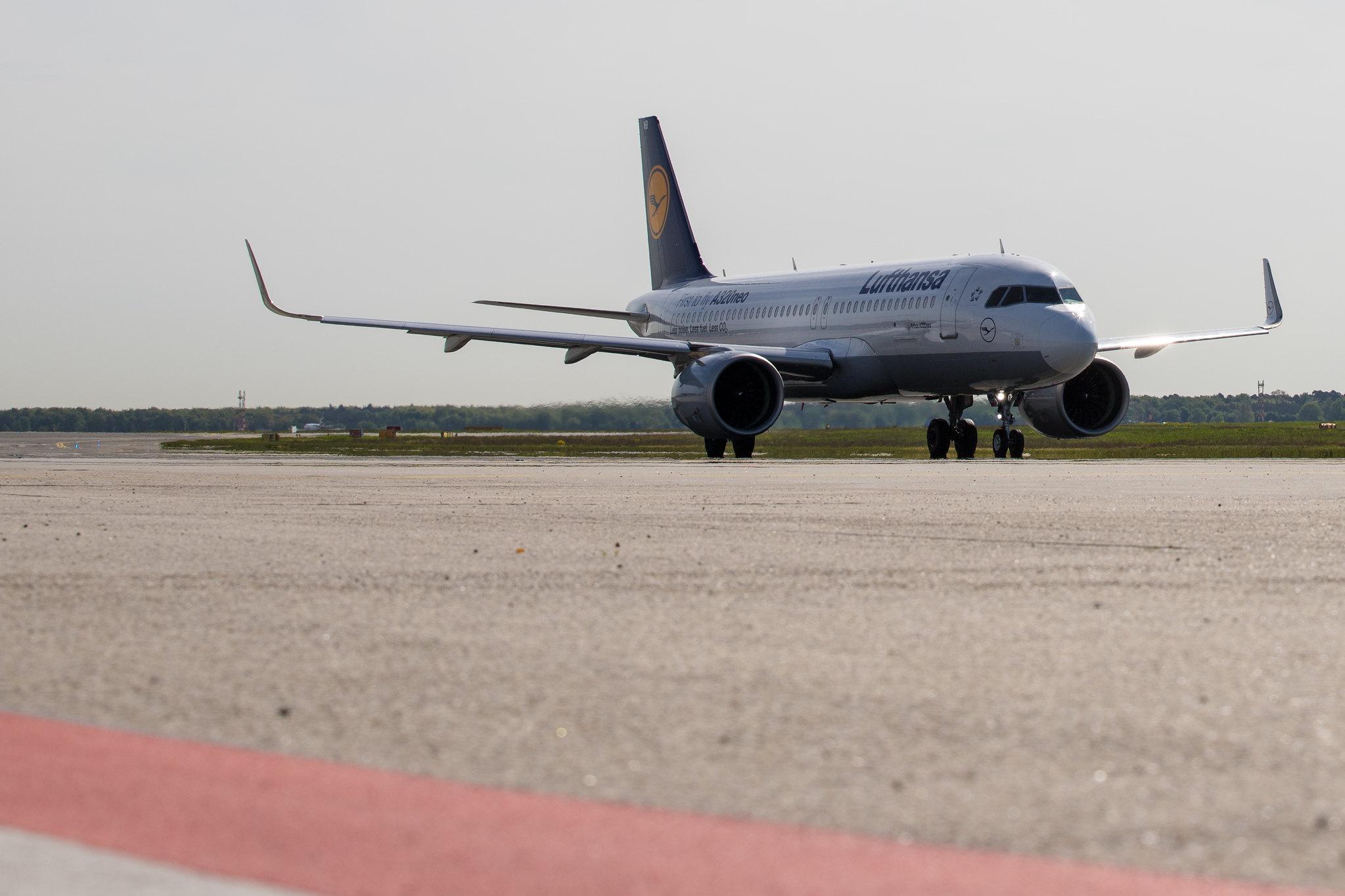 Frankfurt Airport: Lufthansa (LH / DLH) | Livery: First to fly A320neo Sticker | Airbus A320-271N A20N | D-AINB | MSN 6864