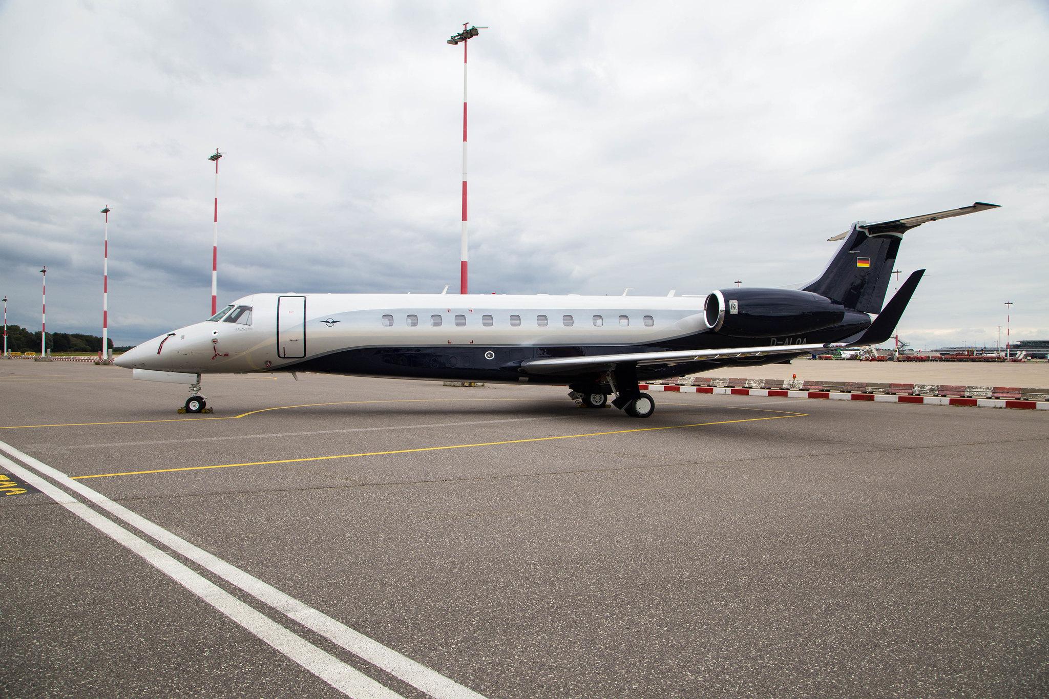 Hamburg Airport: Air Hamburg (/ AHO) |  Embraer Legacy 650 E35L | D-ALOA | MSN 14501223