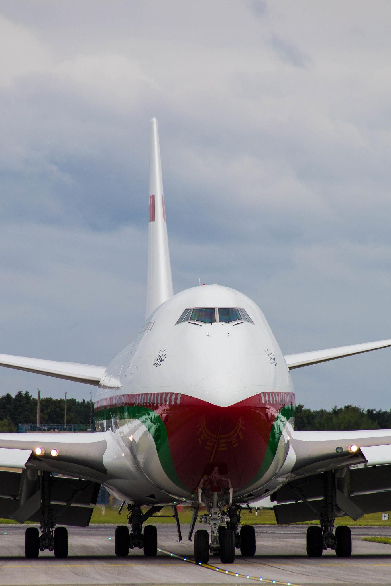 Hamburg Airport: Royal Flight of Oman |  Boeing 747-430 B744 | A4O-OMN | MSN 32445
