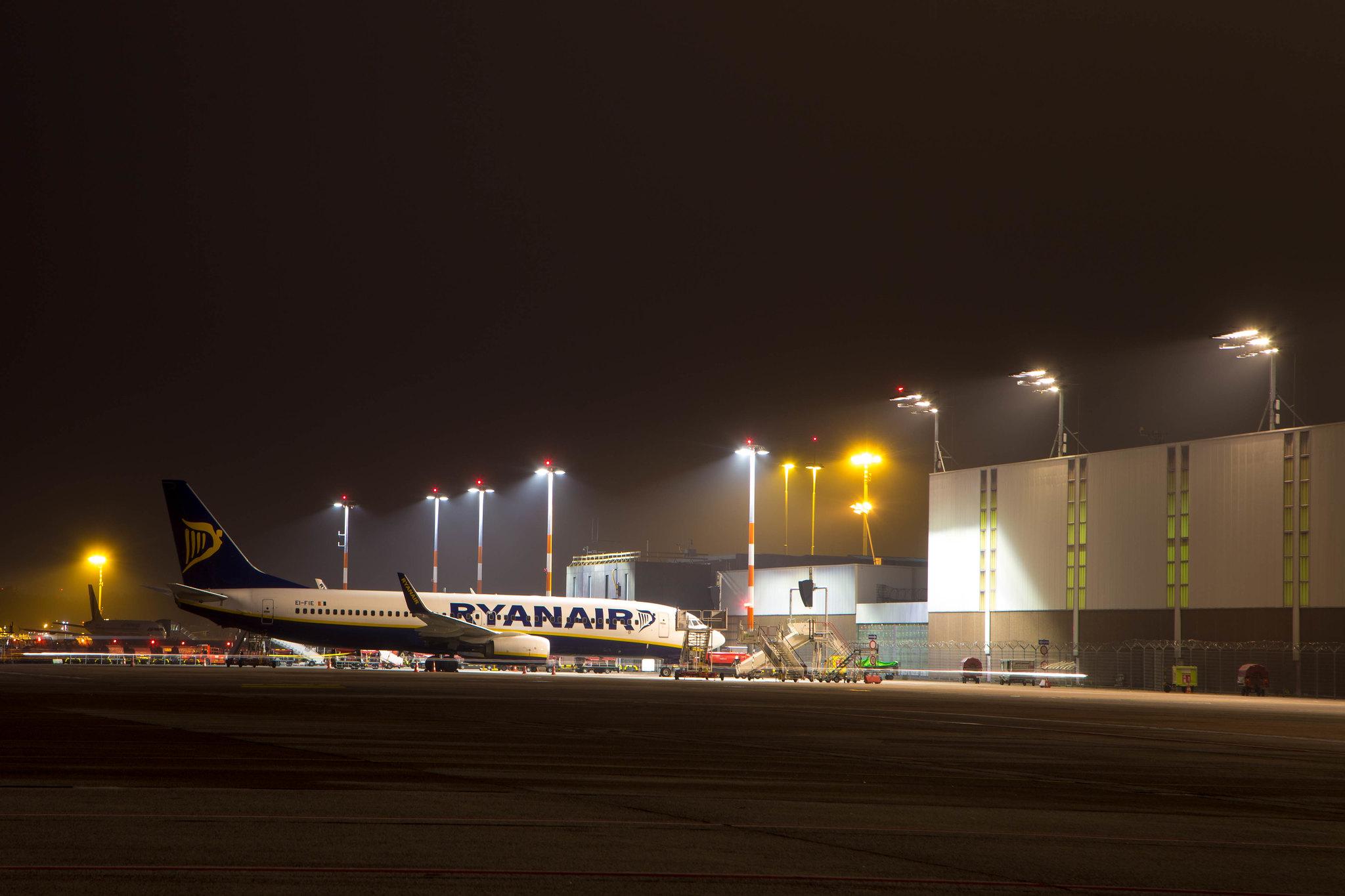 Hamburg Airport: Ryanair (FR / RYR) |  Boeing 737-8AS B738 | EI-FIE | MSN 44695
