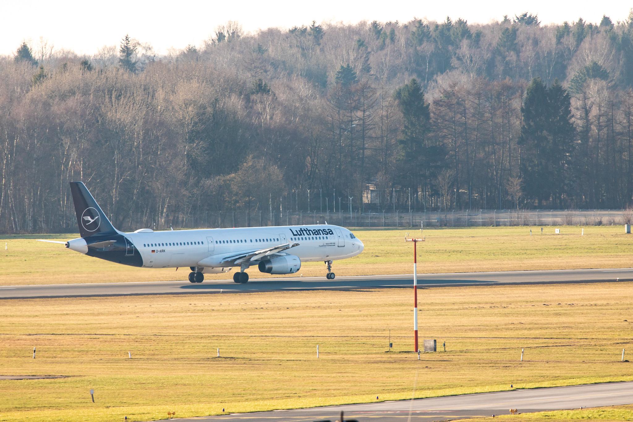 Hamburg Airport: Lufthansa (LH / DLH) |  Airbus A321-131 A321 | D-AIRK | MSN 0502
