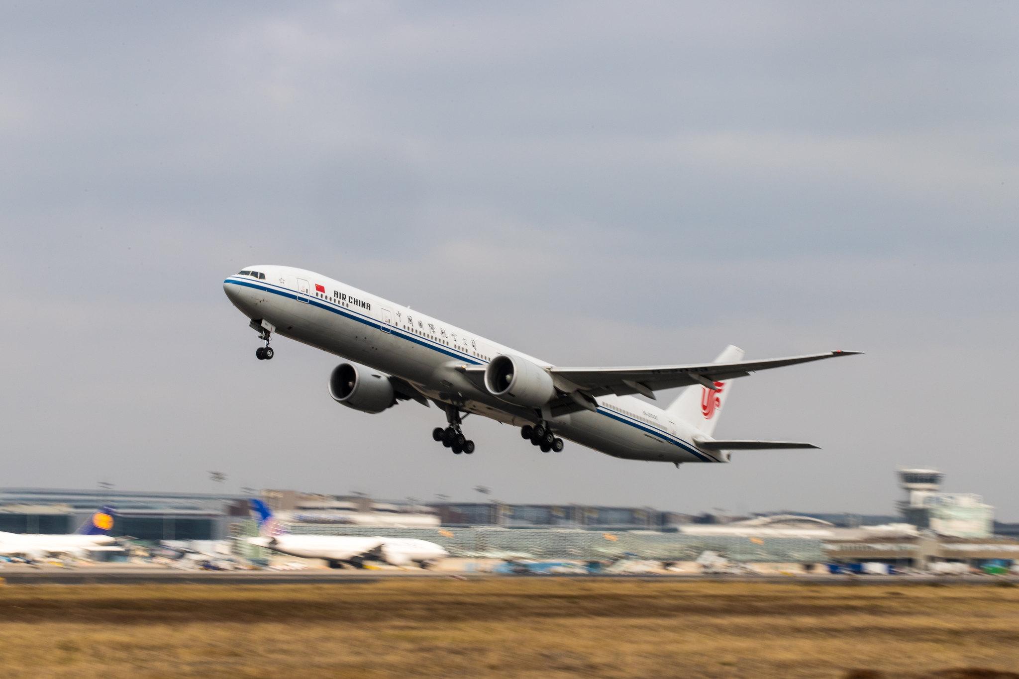 Frankfurt Airport: Air China (CA / CCA) |  Boeing 777-39L(ER) B77W | B-2033 | MSN 38673