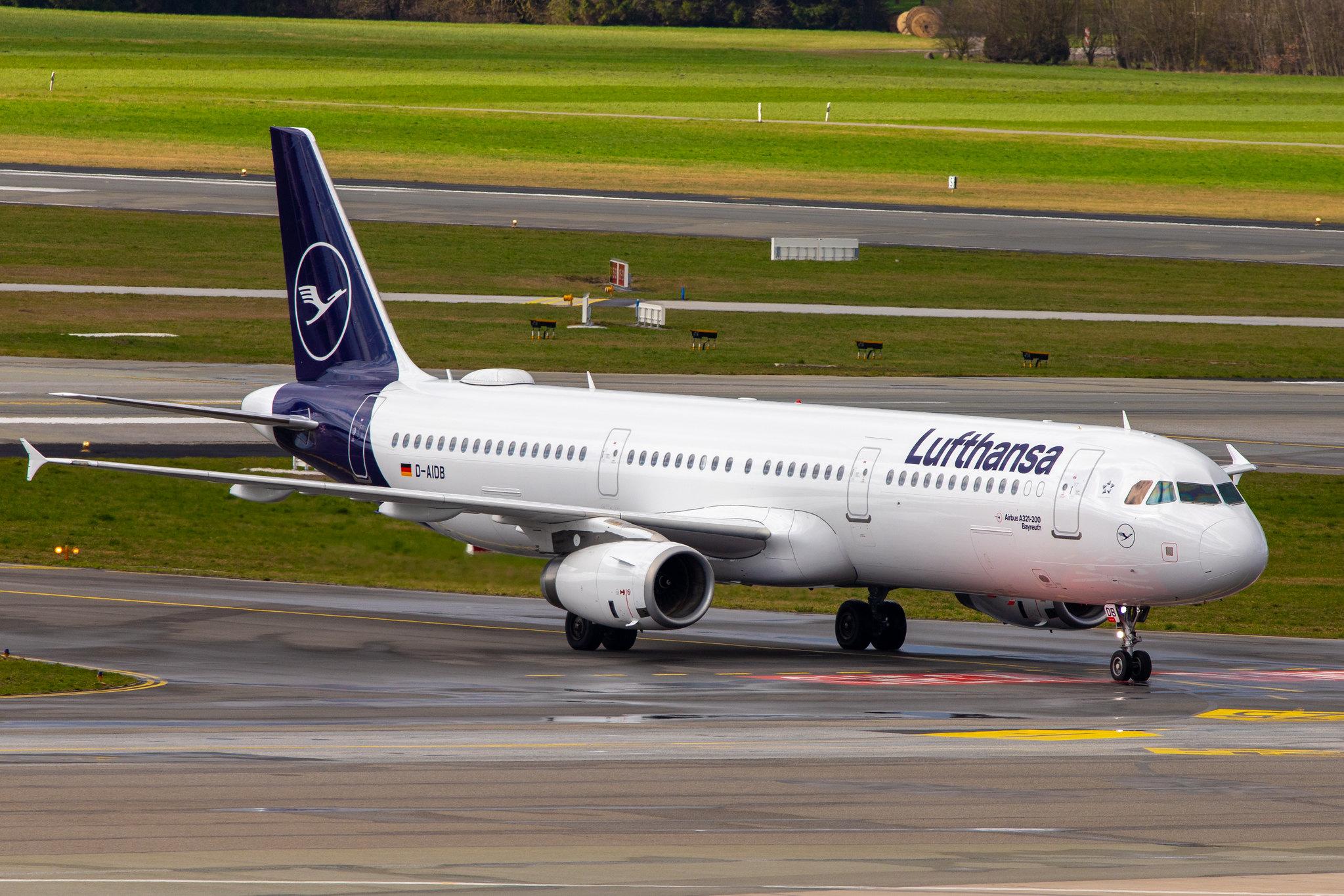 Hamburg Airport: Lufthansa (LH / DLH) |  Airbus A321-231 A321 | D-AIDB | MSN 4545