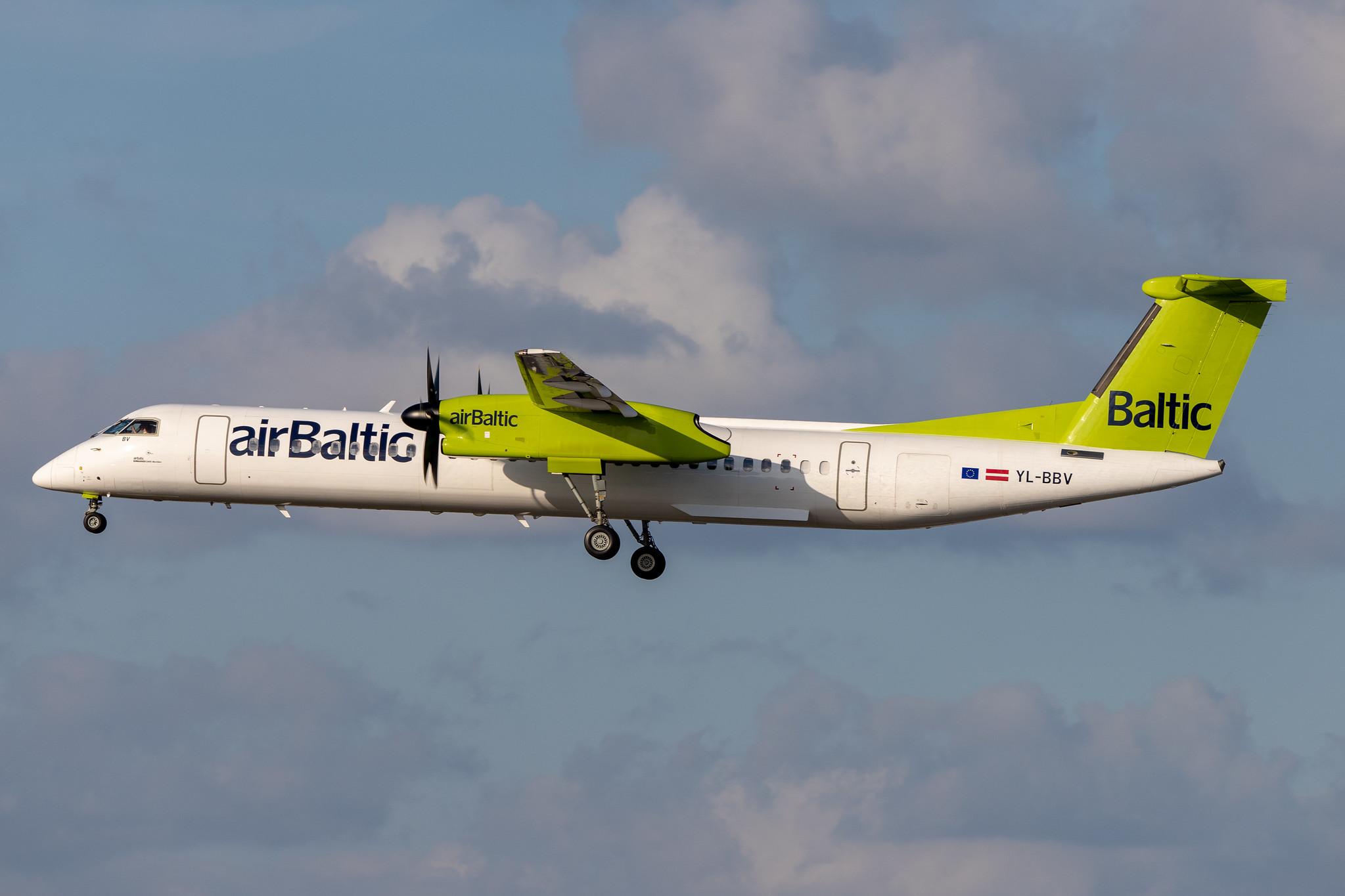 Hamburg Airport: Air Baltic (BT / BTI) |  De Havilland Canada Dash 8-400 DH8D | YL-BBV | MSN 4444