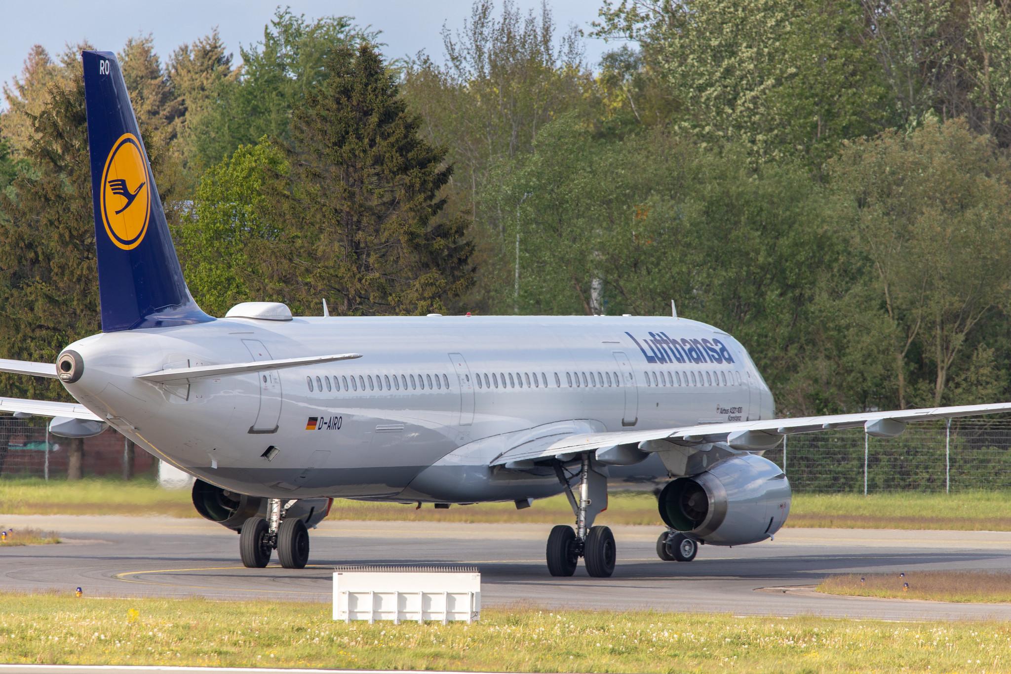 Hamburg Airport: Lufthansa (LH / DLH) |  Airbus A321-131 A321 | D-AIRO | MSN 0563