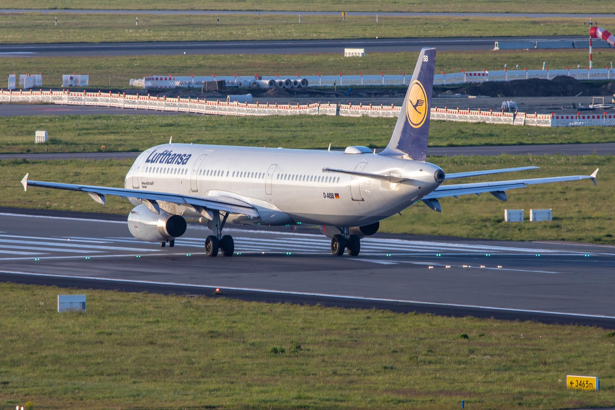 Hamburg Airport: Lufthansa (LH / DLH) |  Airbus A321-231 A321 | D-AISB | MSN 1080