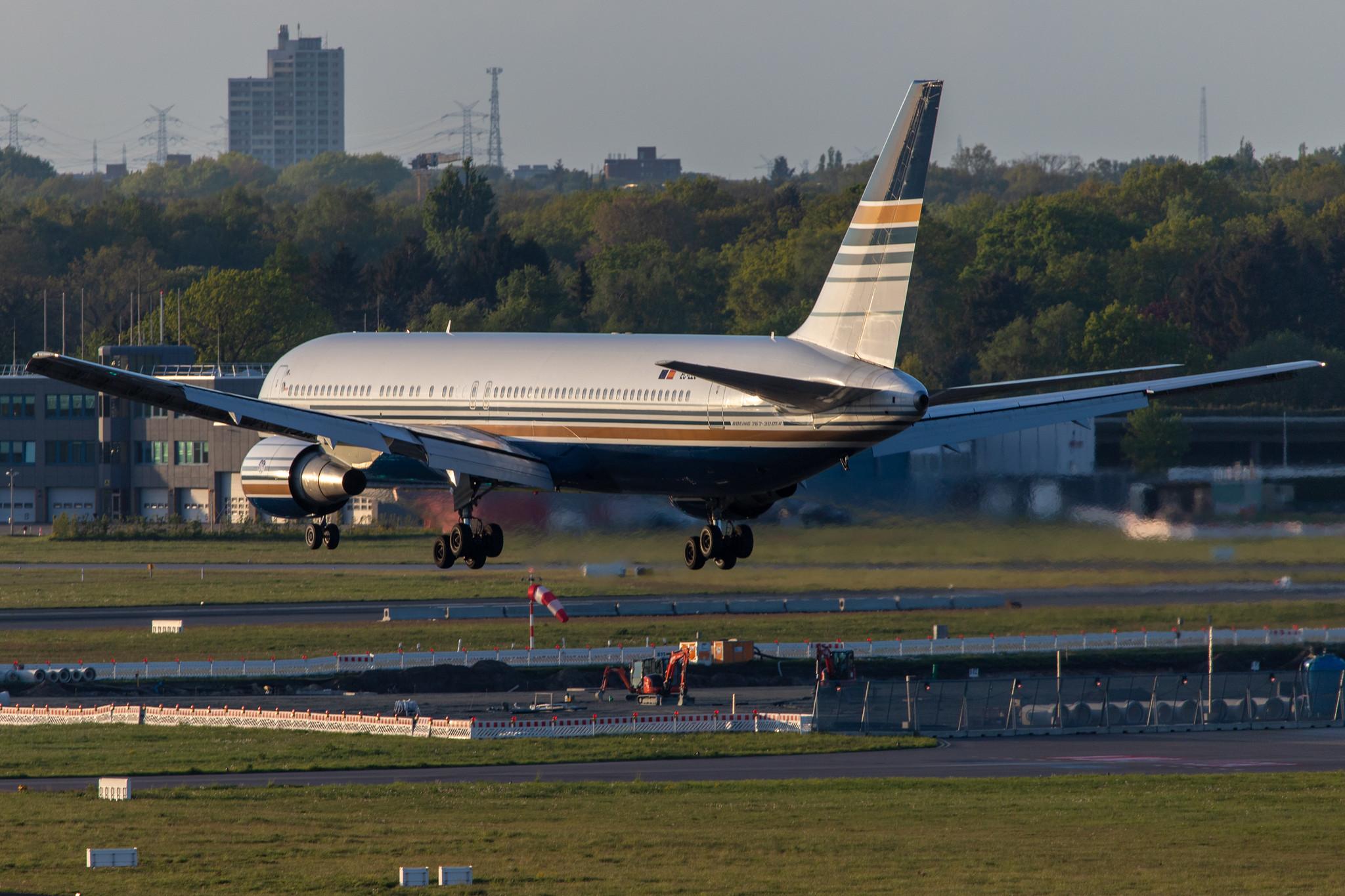 Hamburg Airport: Privilege Style (P6 / PVG) |  Boeing 767-35D(ER) B763 | EC-LZO | MSN 27902