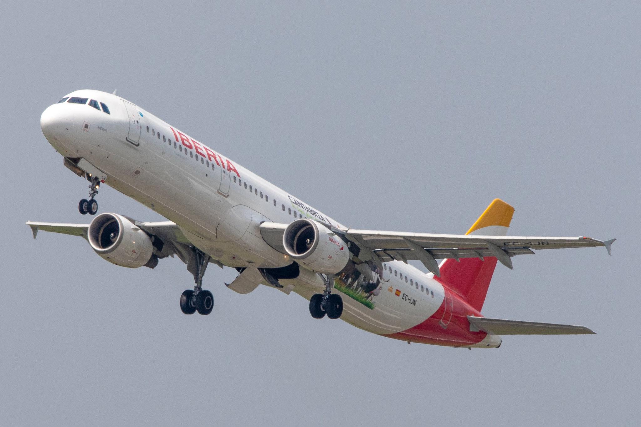 Hamburg Airport: Iberia (IB / IBE) | Livery: Cantabria Livery | Airbus A321-212 A321 | EC-IJN | MSN 1836