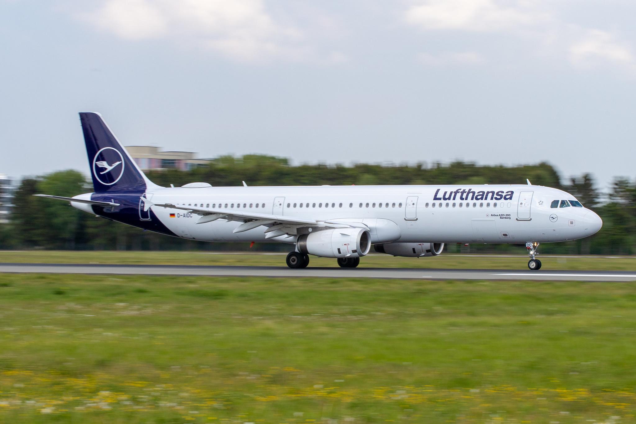 Hamburg Airport: Lufthansa (LH / DLH) |  Airbus A321-231 A321 | D-AIDC | MSN 4560