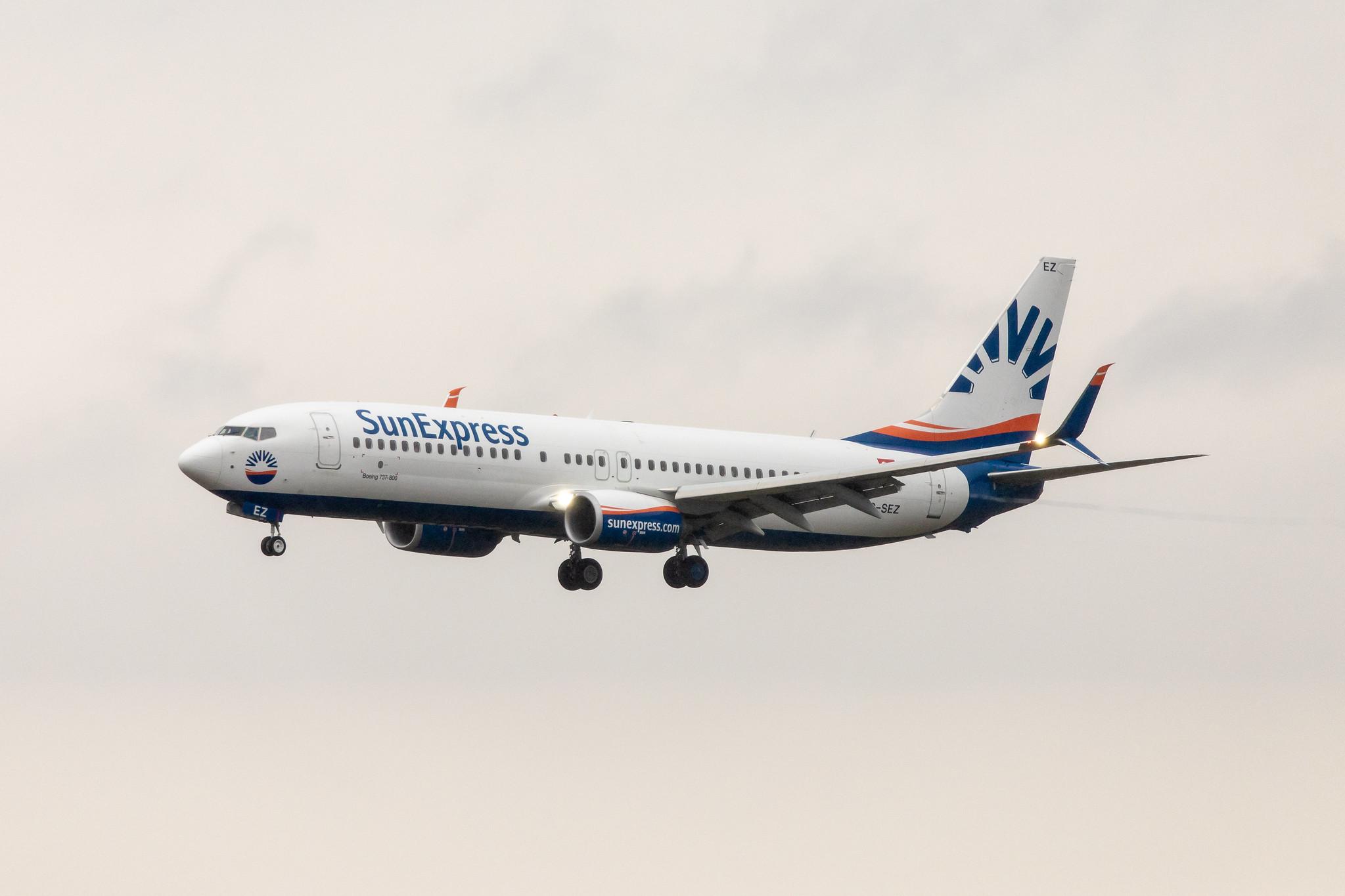 Hamburg Airport: SunExpress (XQ / SXS) |  Boeing 737-8HC B738 | TC-SEZ | MSN 61183