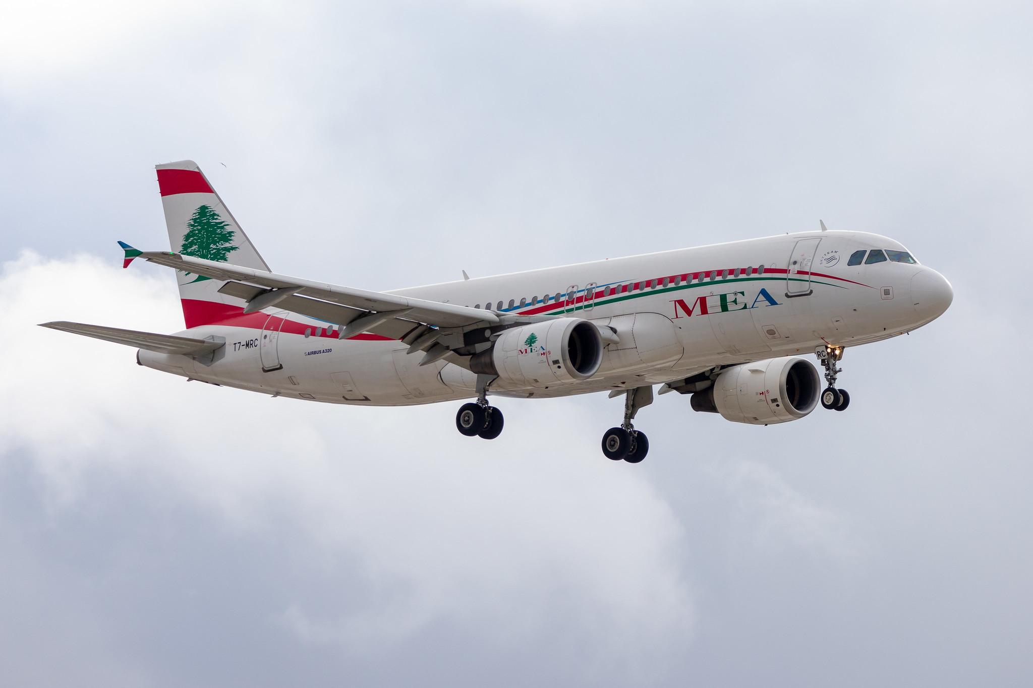 London Heathrow Airport: MEA (ME / MEA) |  Airbus A320-214 A320 | T7-MRC | MSN 5253