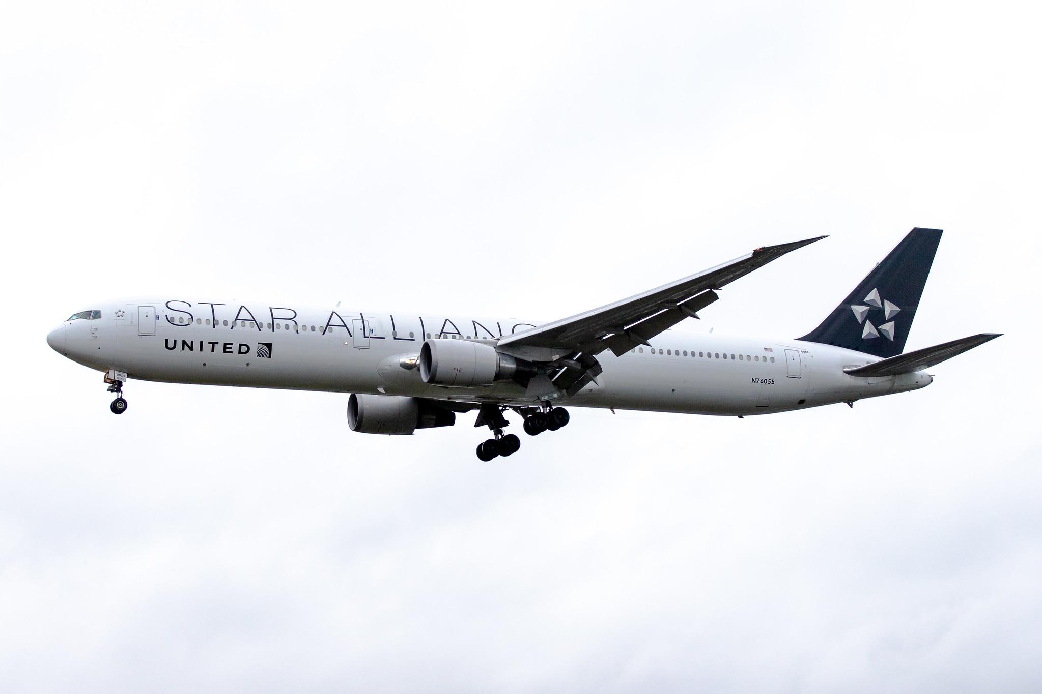 London Heathrow Airport: United Airlines (UA / UAL) |  Livery: Star Alliance Livery |  Boeing 767-424(ER) B764 | N76055 | MSN 29450