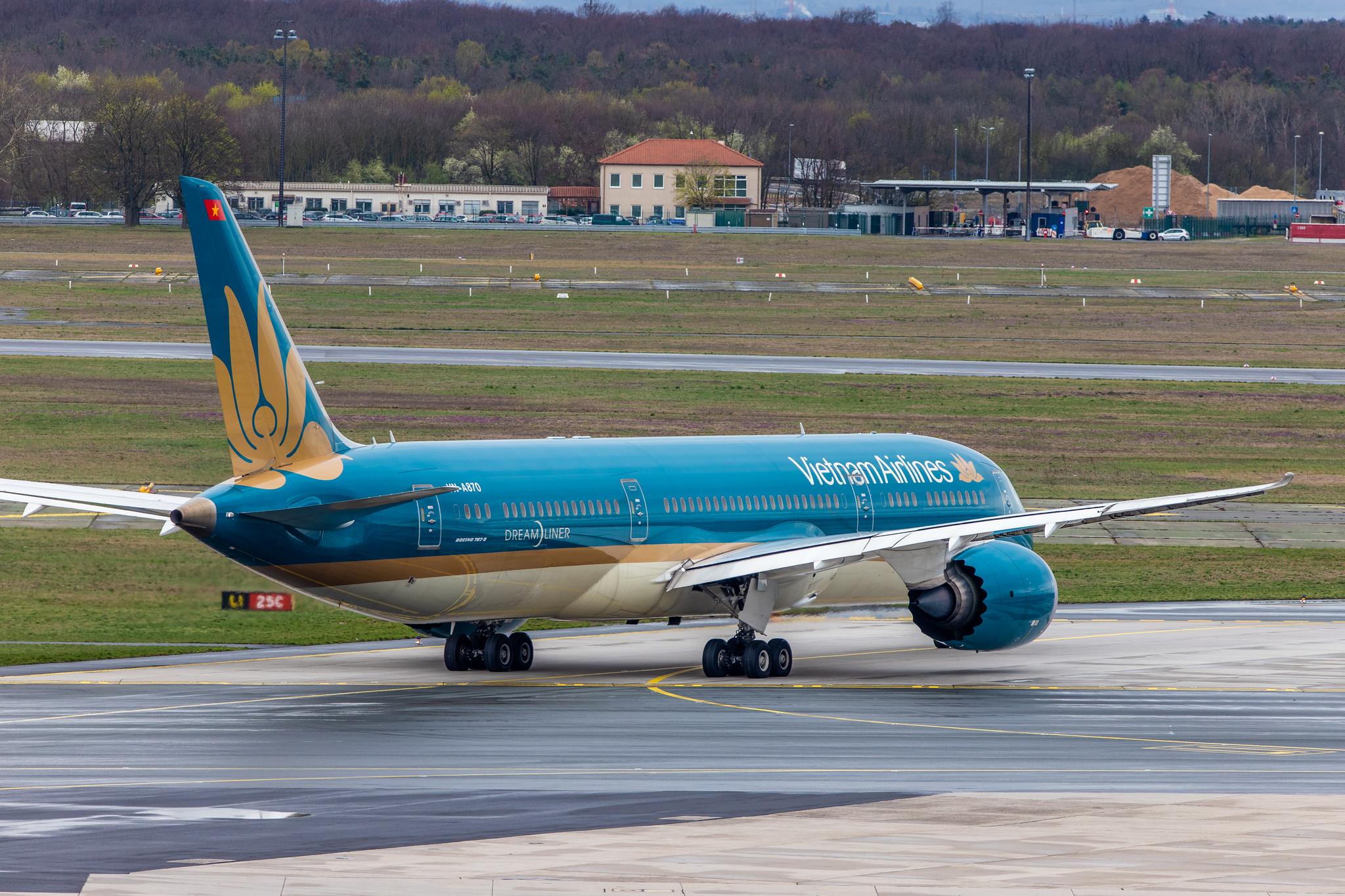 Frankfurt Airport: Vietnam Airlines (VN / HVN) |  Boeing 787-9 Dreamliner B789 | VN-A870 | MSN 39289