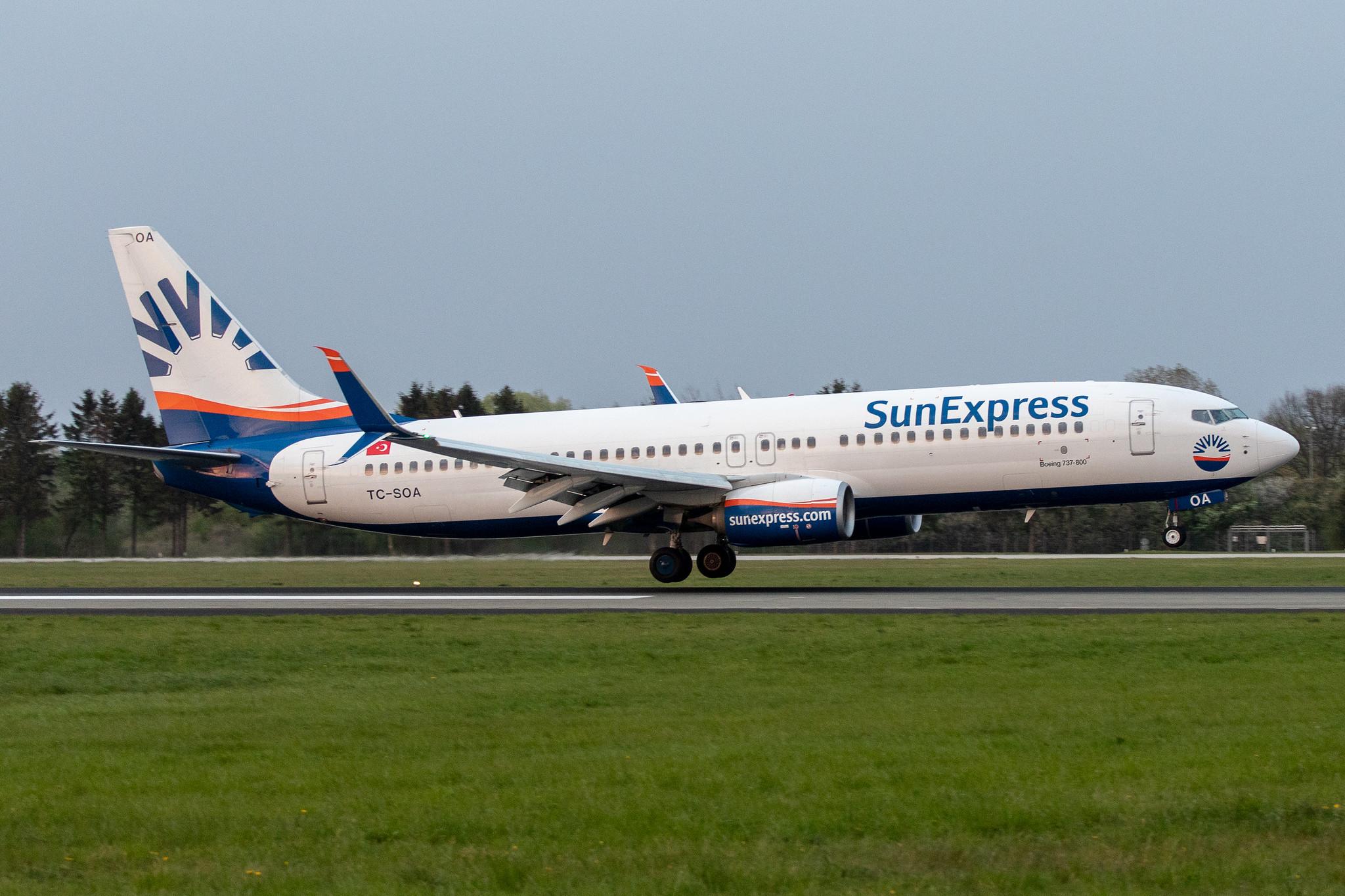 Hamburg Airport: SunExpress (XQ / SXS) |  Boeing 737-8HC B738 | TC-SOA | MSN 61184
