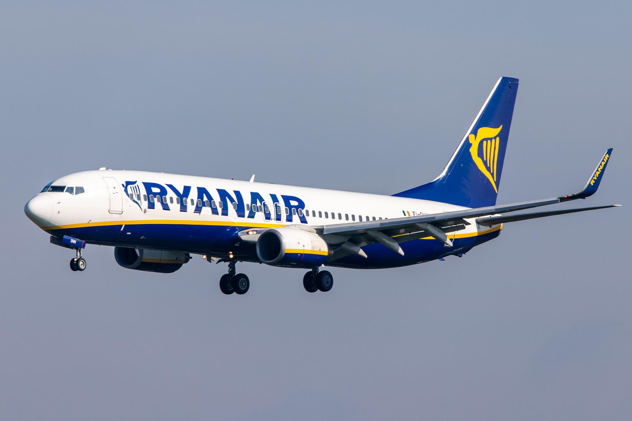 Hamburg Airport: Ryanair (FR / RYR) |  Boeing 737-8AS B738 | EI-DHH | MSN 33817