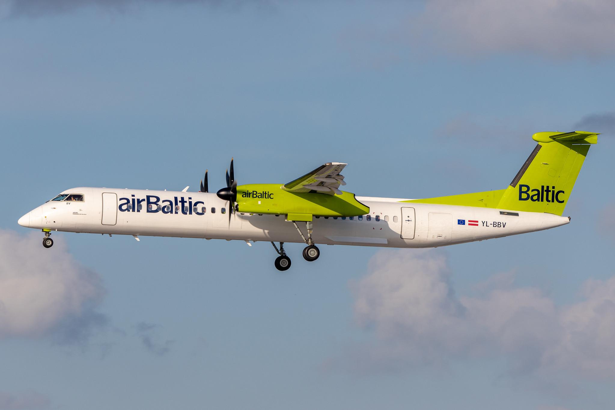 Hamburg Airport: Air Baltic (BT / BTI) |  De Havilland Canada Dash 8-400 DH8D | YL-BBV | MSN 4444