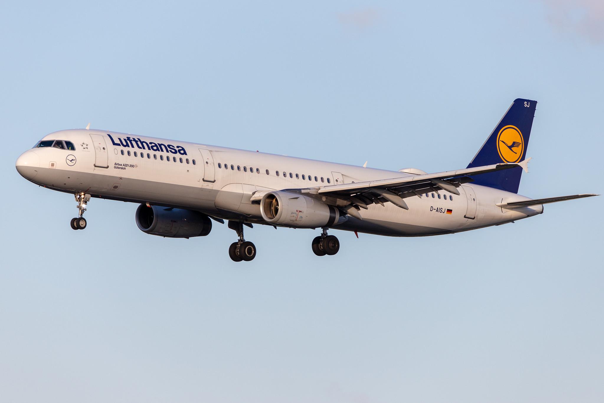 Hamburg Airport: Lufthansa (LH / DLH) |  Airbus A321-231 A321 | D-AISJ | MSN 3360