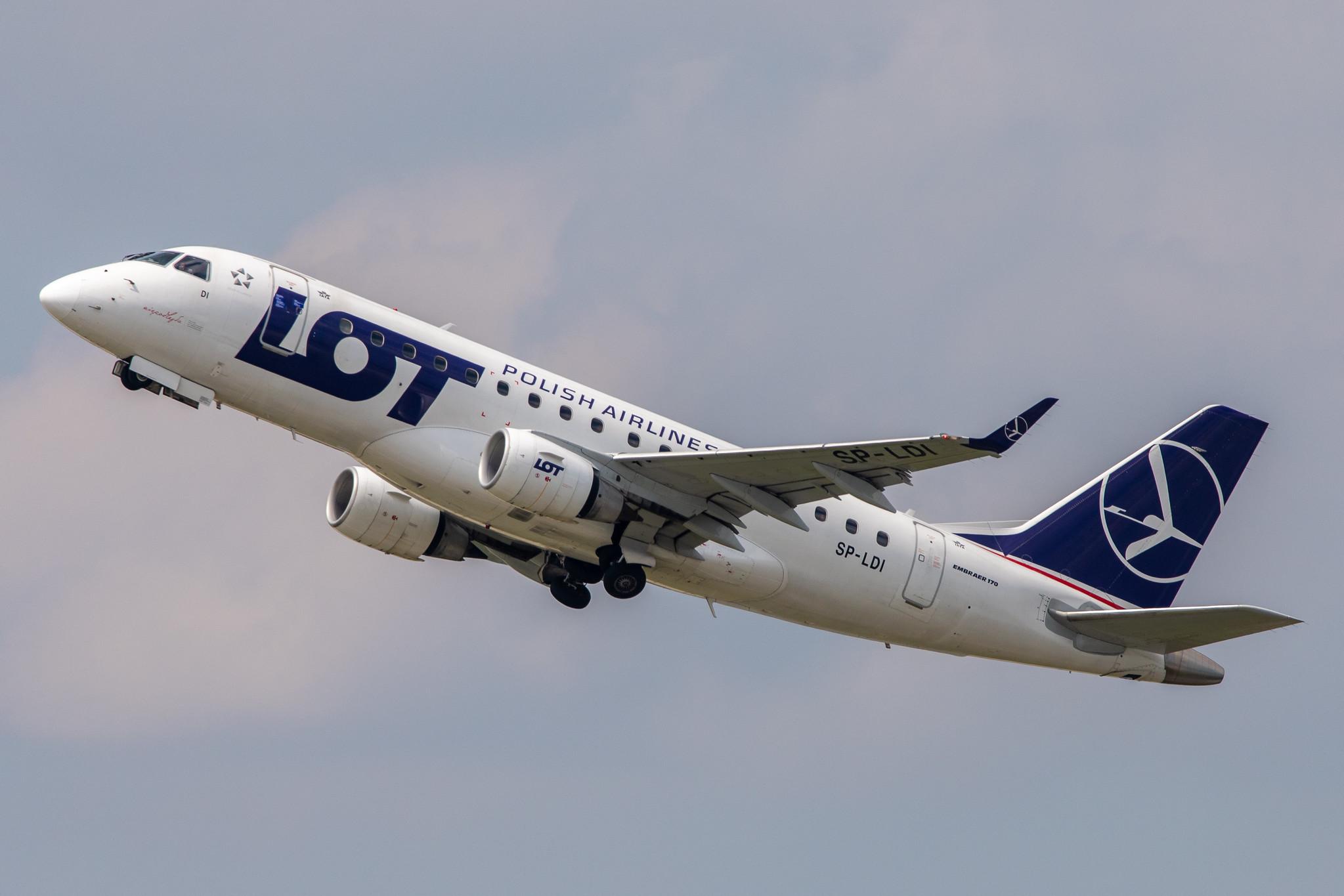 Hamburg Airport: LOT (LO / LOT) |  Embraer E170STD E170 | SP-LDI | MSN 17000073