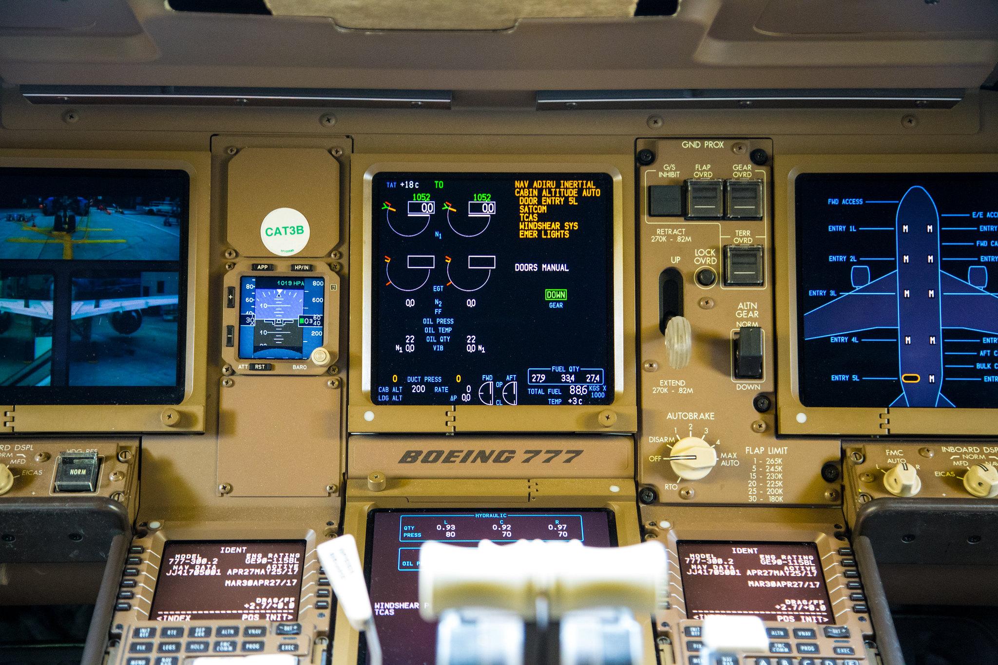 Frankfurt Airport: LATAM Airlines (LA / LAN) | Operator: LATAM Brasil |  Boeing 777-32W(ER) B77W | PT-MUI | MSN 40589