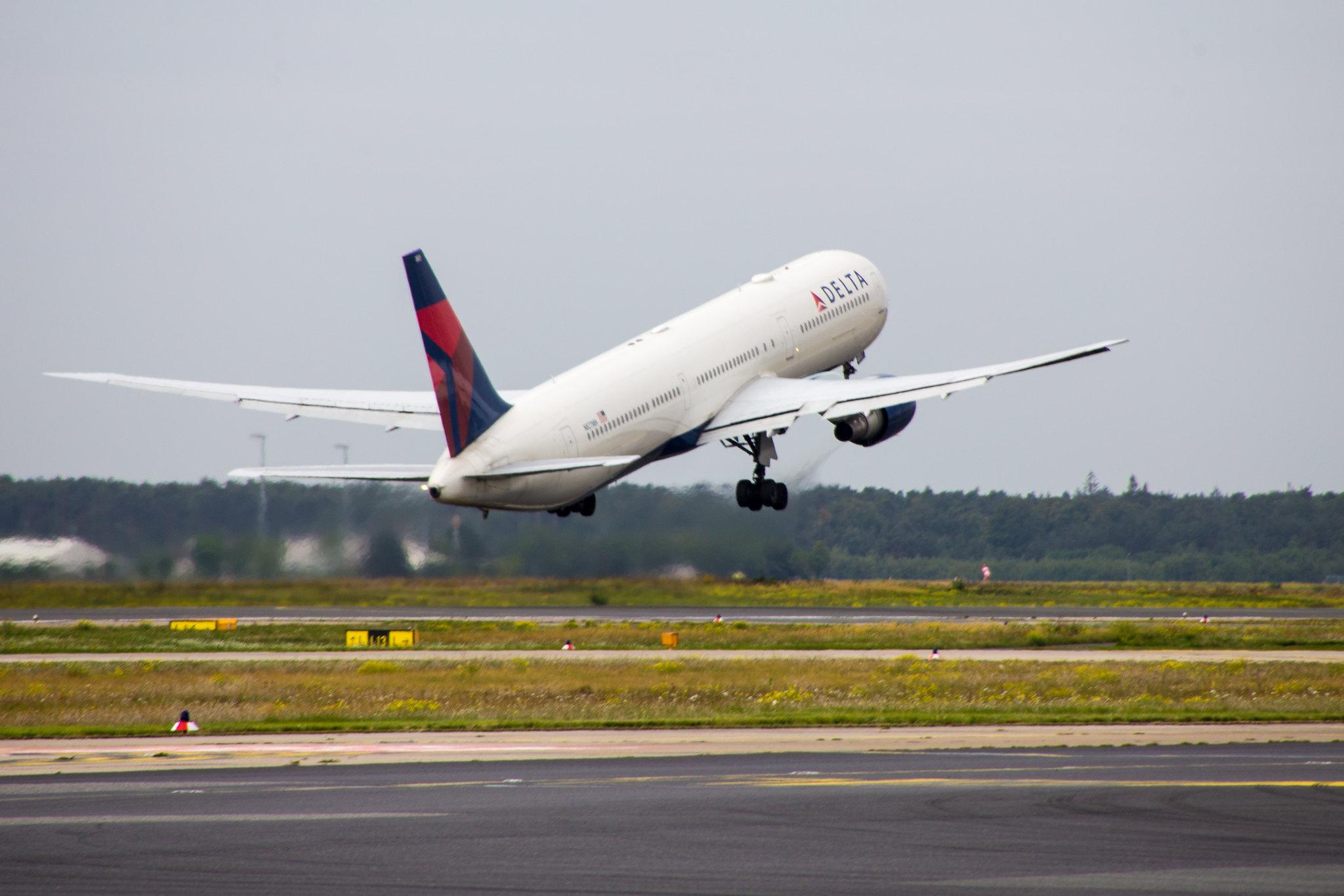 Frankfurt Airport: Delta Air Lines (DL / DAL) |  Boeing 767-432(ER) B764 | N827MH | MSN 29705