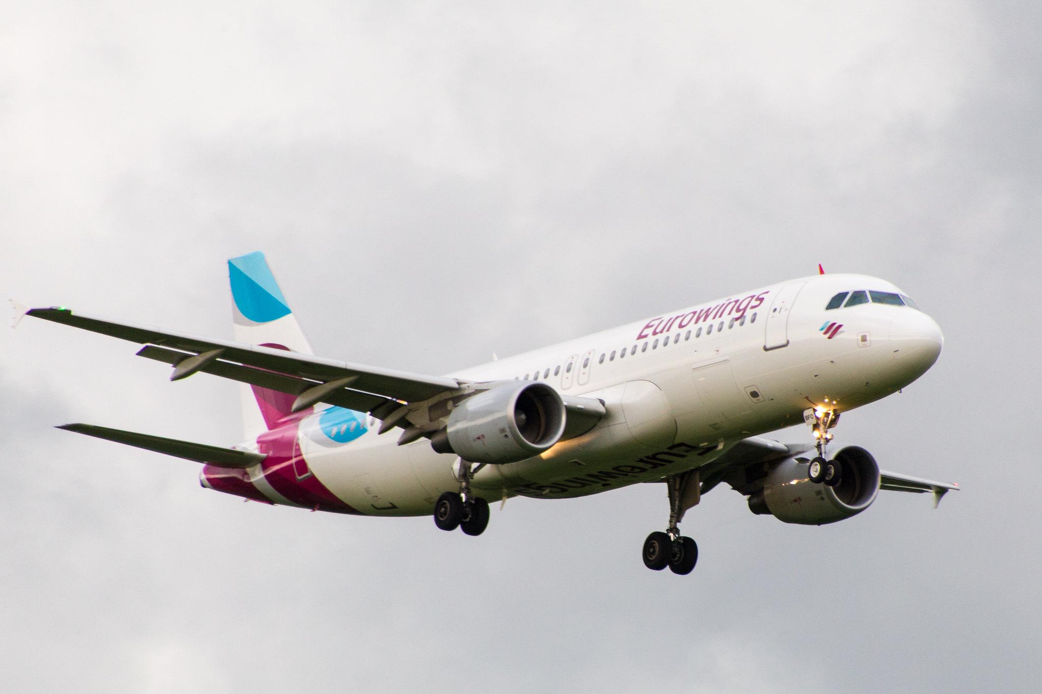 Hamburg Airport: Eurowings (EW / EWG) | Operator: Air Berlin |  Airbus A320-214 A320 | D-ABFO | MSN 4565