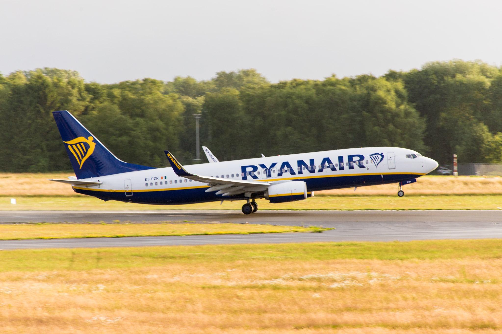 Hamburg Airport: Ryanair (FR / RYR) |  Boeing 737-8AS B738 | EI-FZH | MSN 44781