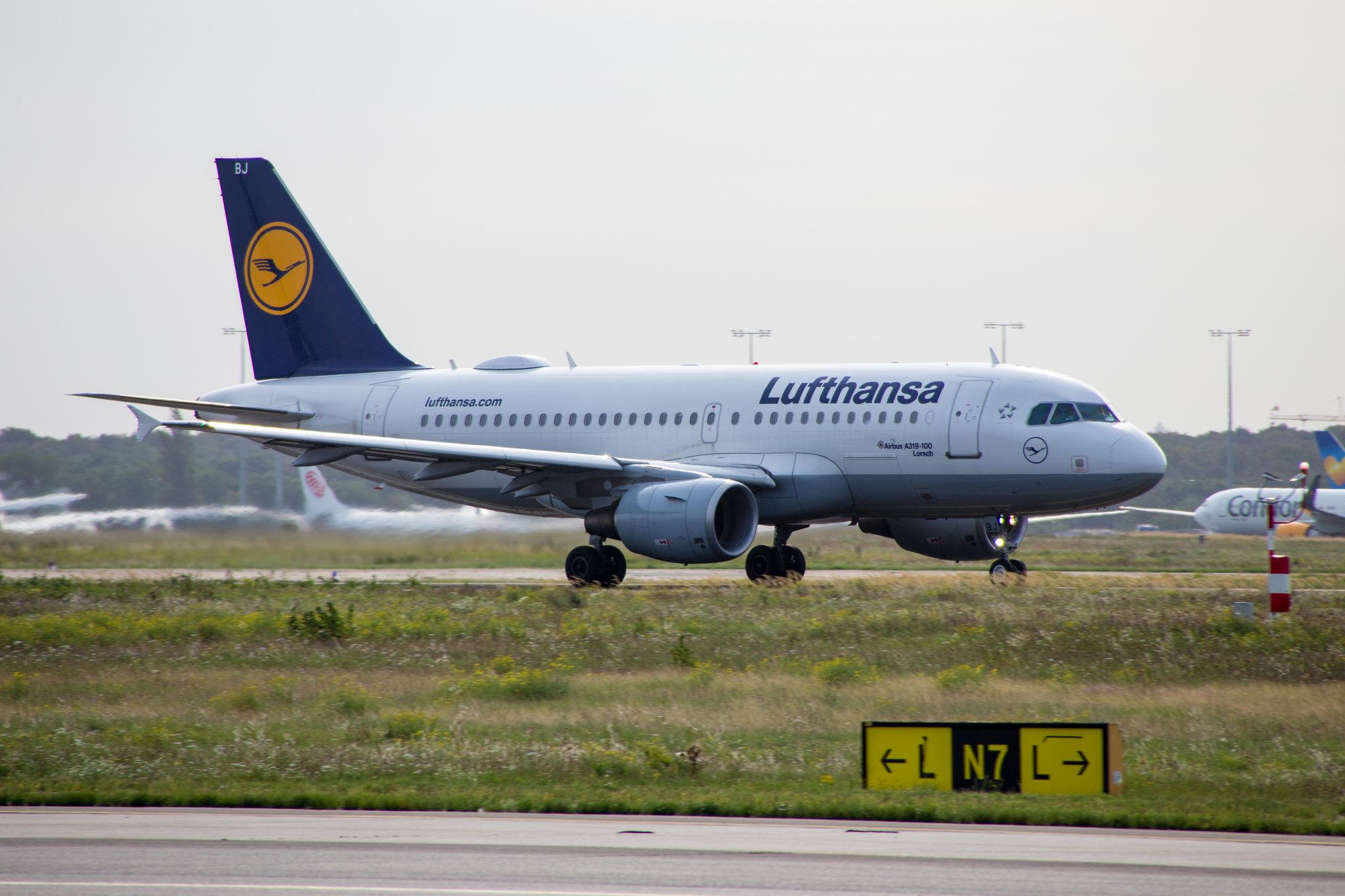 Frankfurt Airport: Lufthansa (LH / DLH) |  Airbus A319-112 A319 | D-AIBJ | MSN 5293