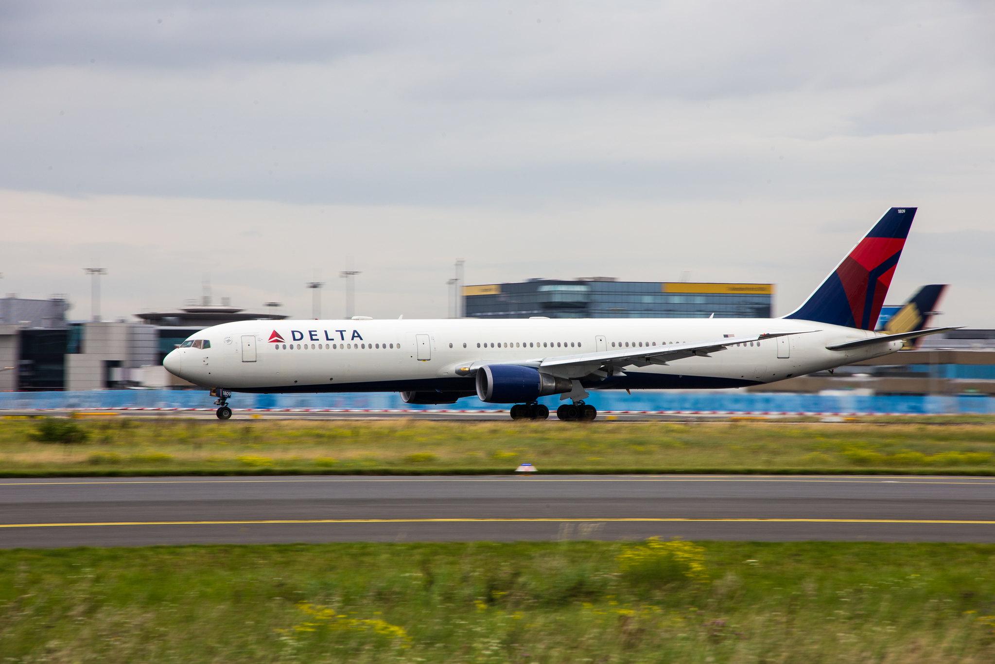 Frankfurt Airport: Delta Air Lines (DL / DAL) |  Boeing 767-432(ER) B764 | N833MH | MSN 29706