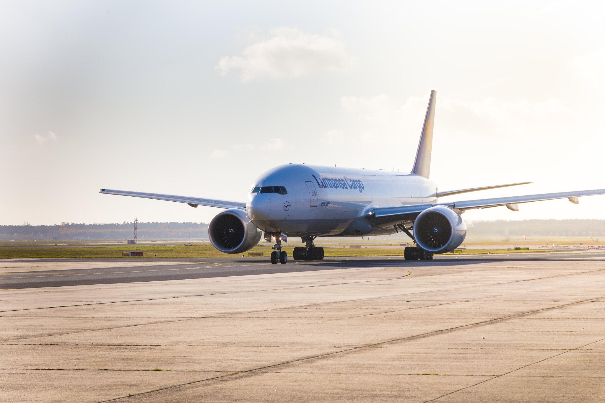 Frankfurt Airport: Lufthansa Cargo (/ GEC) |  Boeing 777-FBT B77L | D-ALFA | MSN 41674