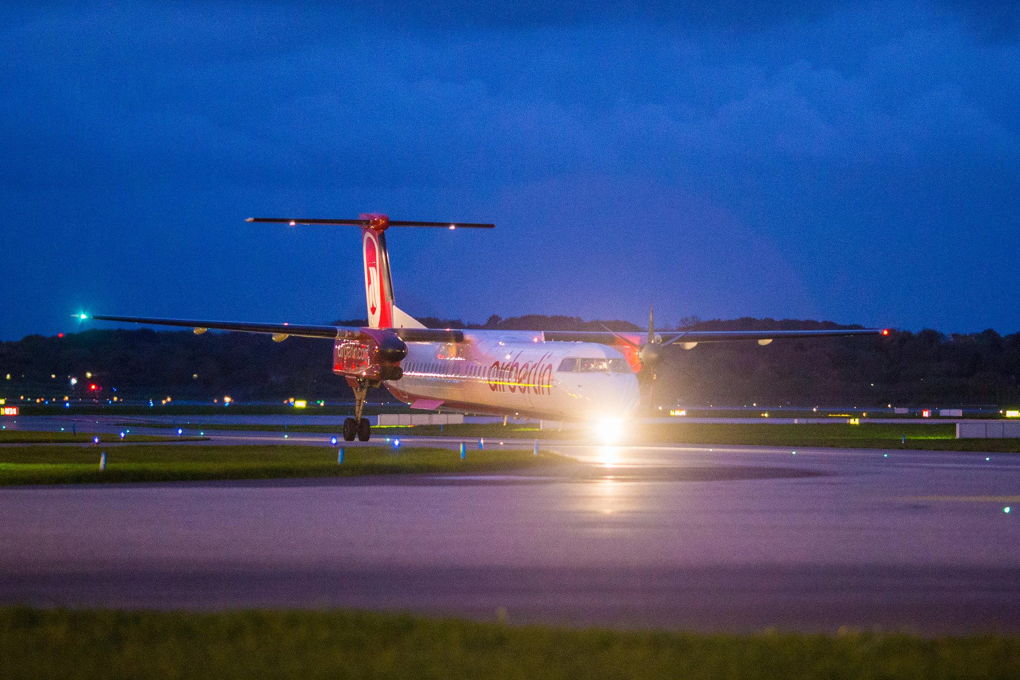 Hamburg Airport: Air Berlin | Operator: Luftfahrtgesellschaft Walter |  De Havilland Canada Dash 8-400 DH8D | D-ABQD | MSN 4234 | Eine Ära geht zu Ende: die letzte Airberlin Maschine vom Hamburg Airport (AB6757)