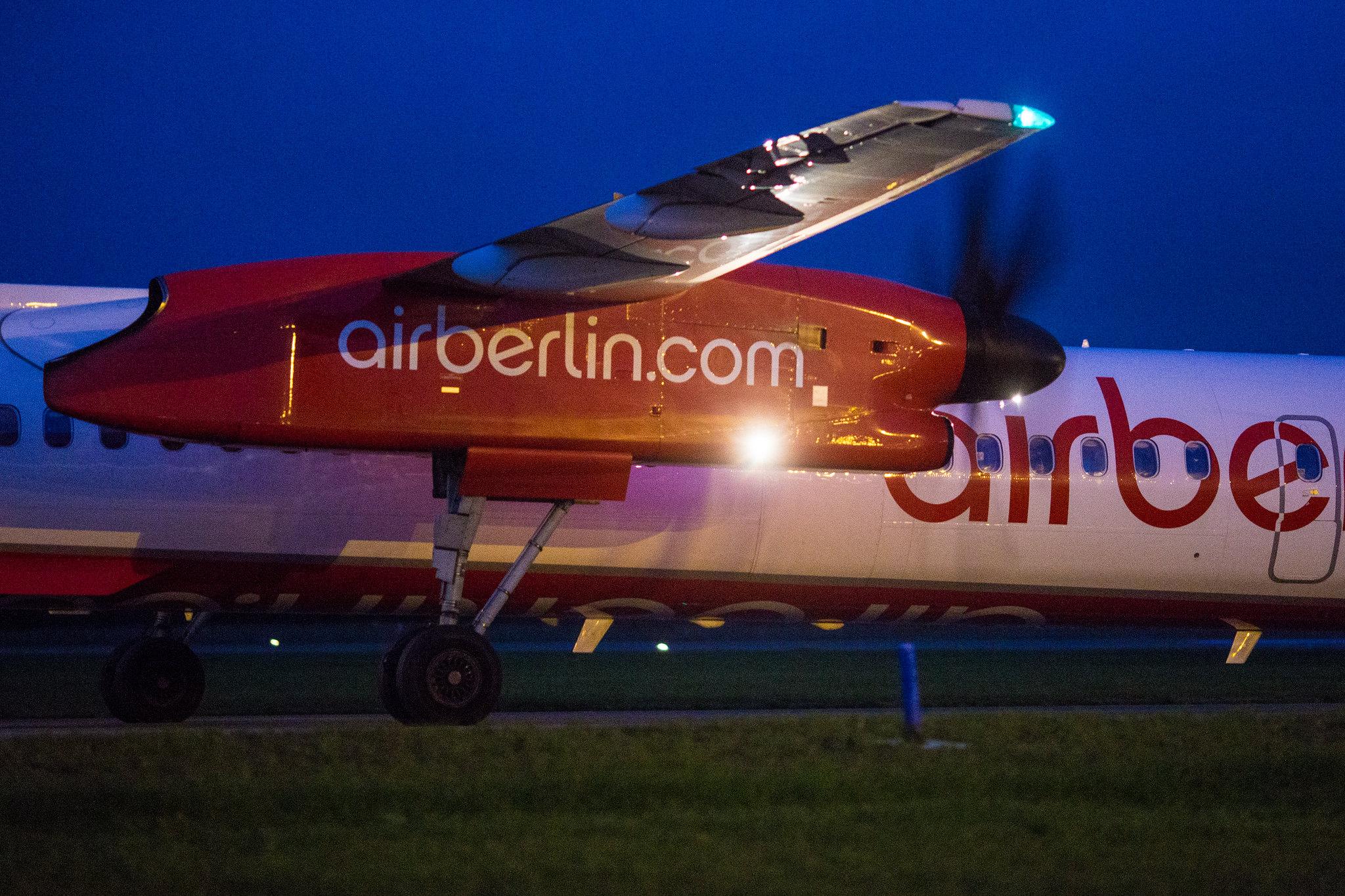 Hamburg Airport: Air Berlin | Operator: Luftfahrtgesellschaft Walter |  De Havilland Canada Dash 8-400 DH8D | D-ABQD | MSN 4234 | Eine Ära geht zu Ende: die letzte Airberlin Maschine vom Hamburg Airport (AB6757)